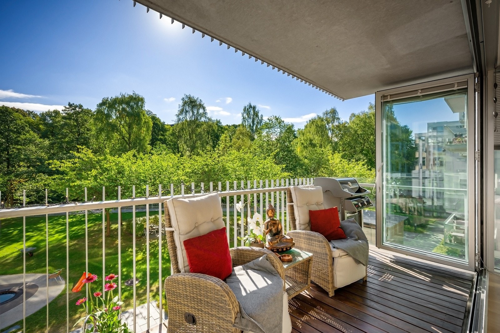 Tilbaketrukket og svært fredfull beliggenhet langs Akerselvas elvebredd. Galleribilde