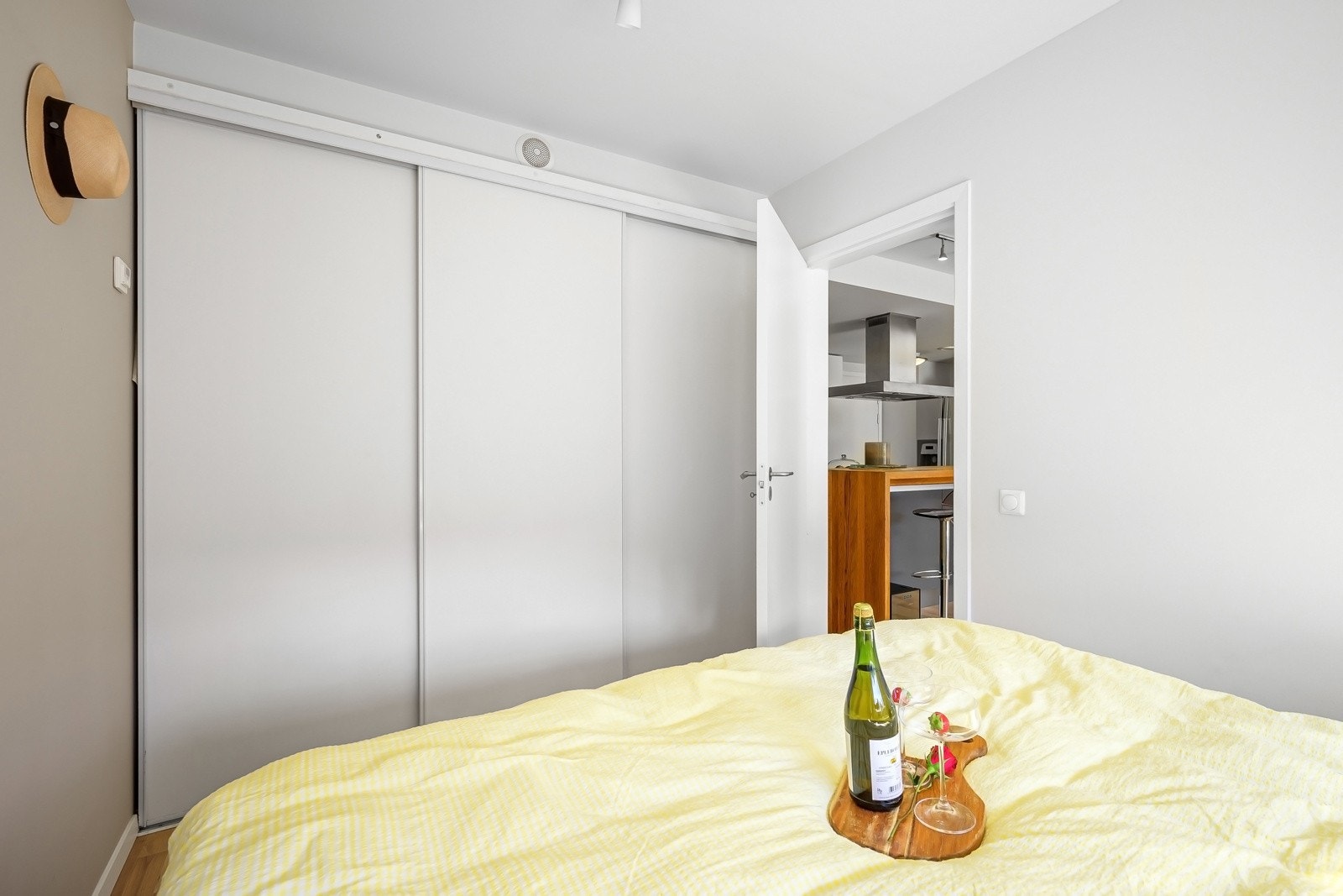 Lagringsplass i skyvedørsgarderobe - Ytterligere lagringsplass i disponibel kjellerbod på ca. 5 m². Galleribilde