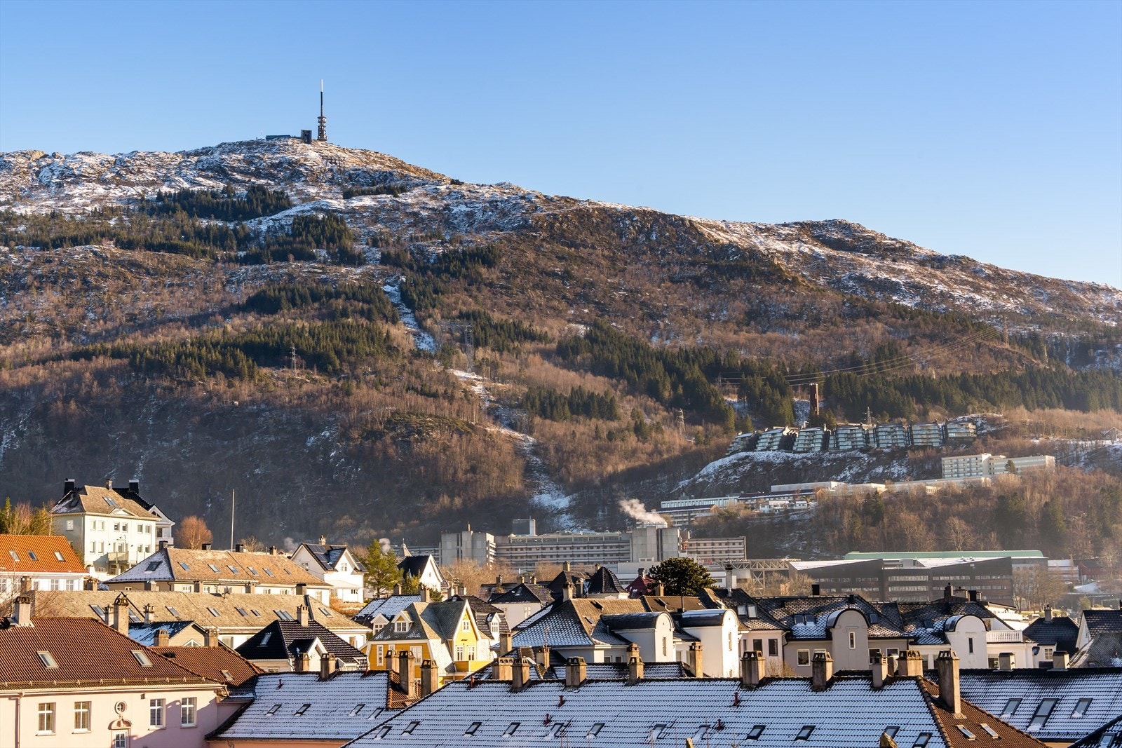 For turglade er mulighetene mange: Bestig Ulriken eller Løvstakken for spektakulær utsikt, eller gå rolige turer rundt Solheimsvatnet, Store Lungegårdsvannet eller langs strandpromenaden i Damsgårdssundet Galleribilde