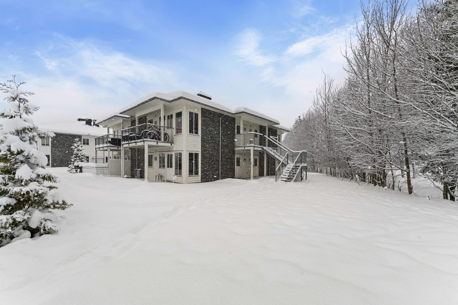 Leiligheten har en attraktiv beliggenhet på Skogmo, kun 17 min. gange fra Jessheim sentrum! Galleribilde