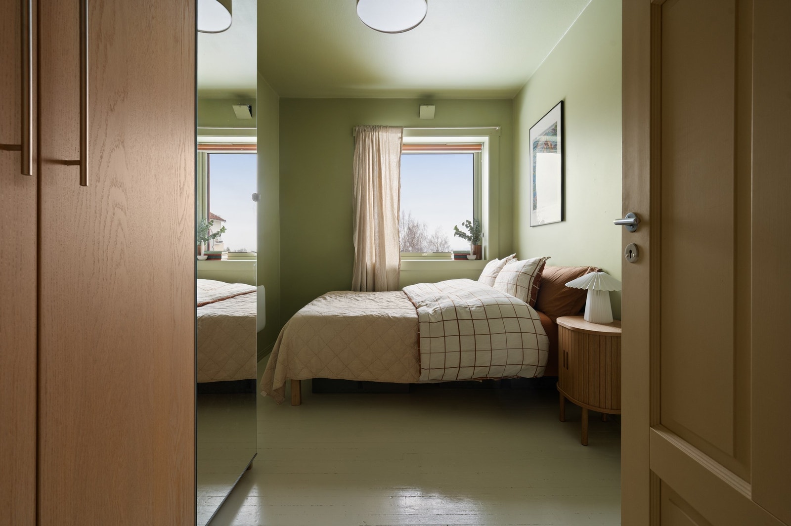 Med tak malt i samme nyanse som vegger får du en ekstra lun atmosfære. Galleribilde