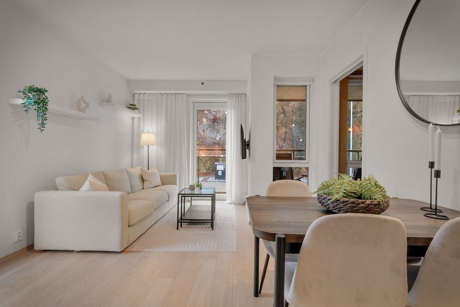 Her har du god plass til å innrede både stilrent og komfortabelt. Galleribilde