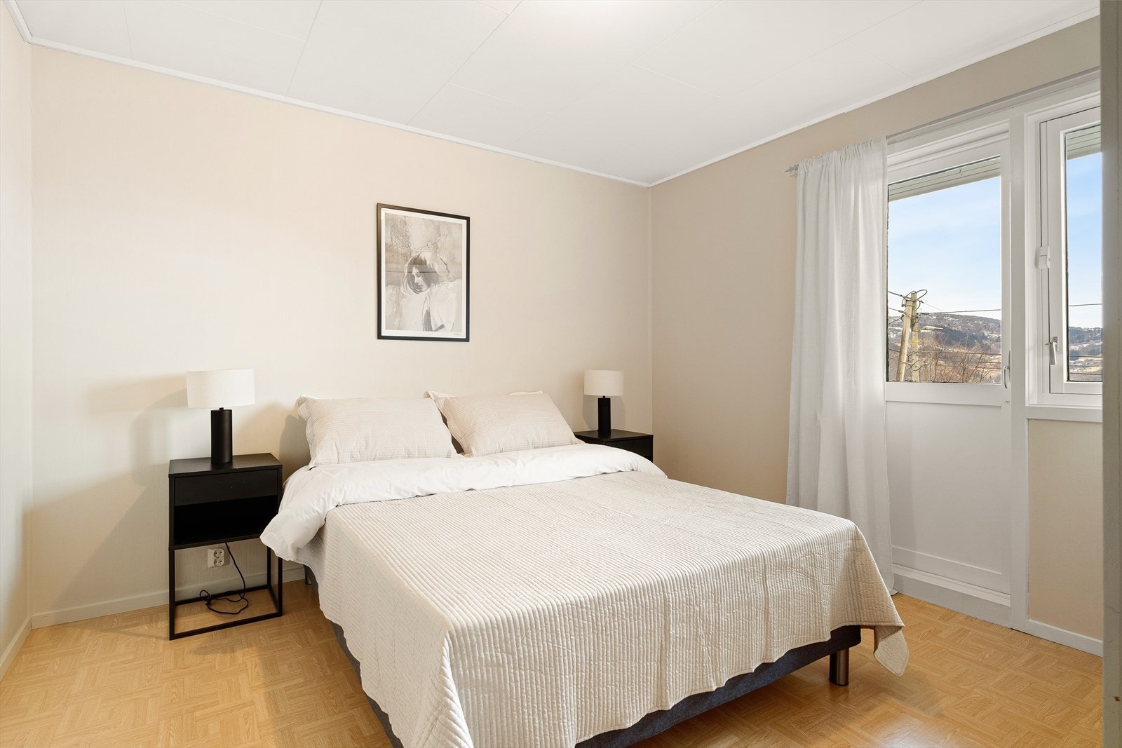 Soverom 3, og hovedsoverommet. Dette måler 13,2 kvm og kan innredes etter ønske. Galleribilde