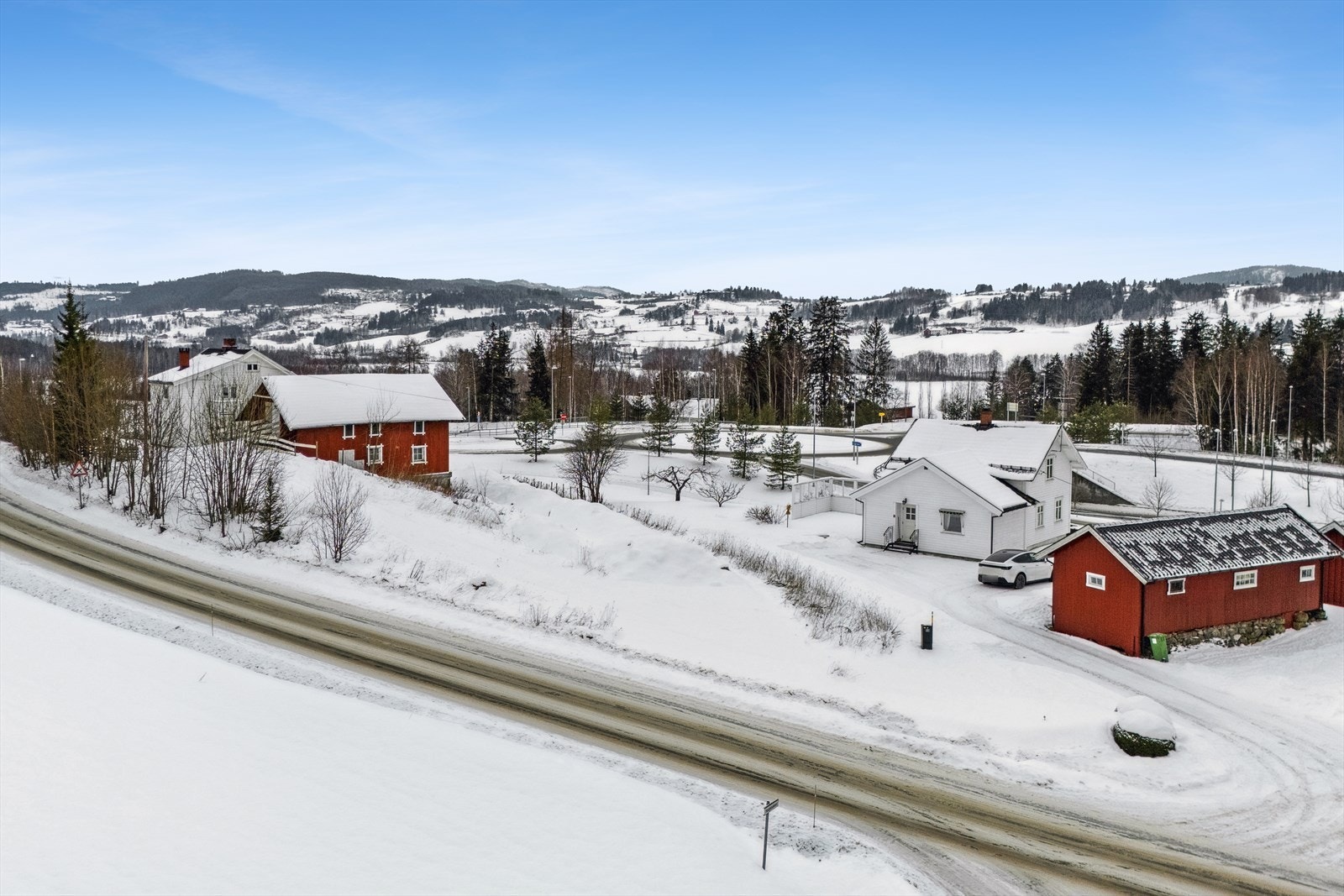 Lygna ligger kun ca. 10 minutter unna og byr på flotte langrennsløyper og gode friluftsopplevelser året rundt. Galleribilde