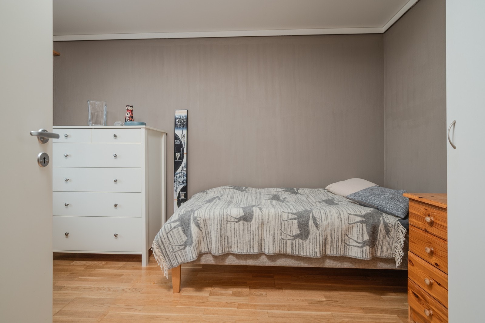 Soverom 2 - fint som kontor, barne- eller gjesterom Galleribilde