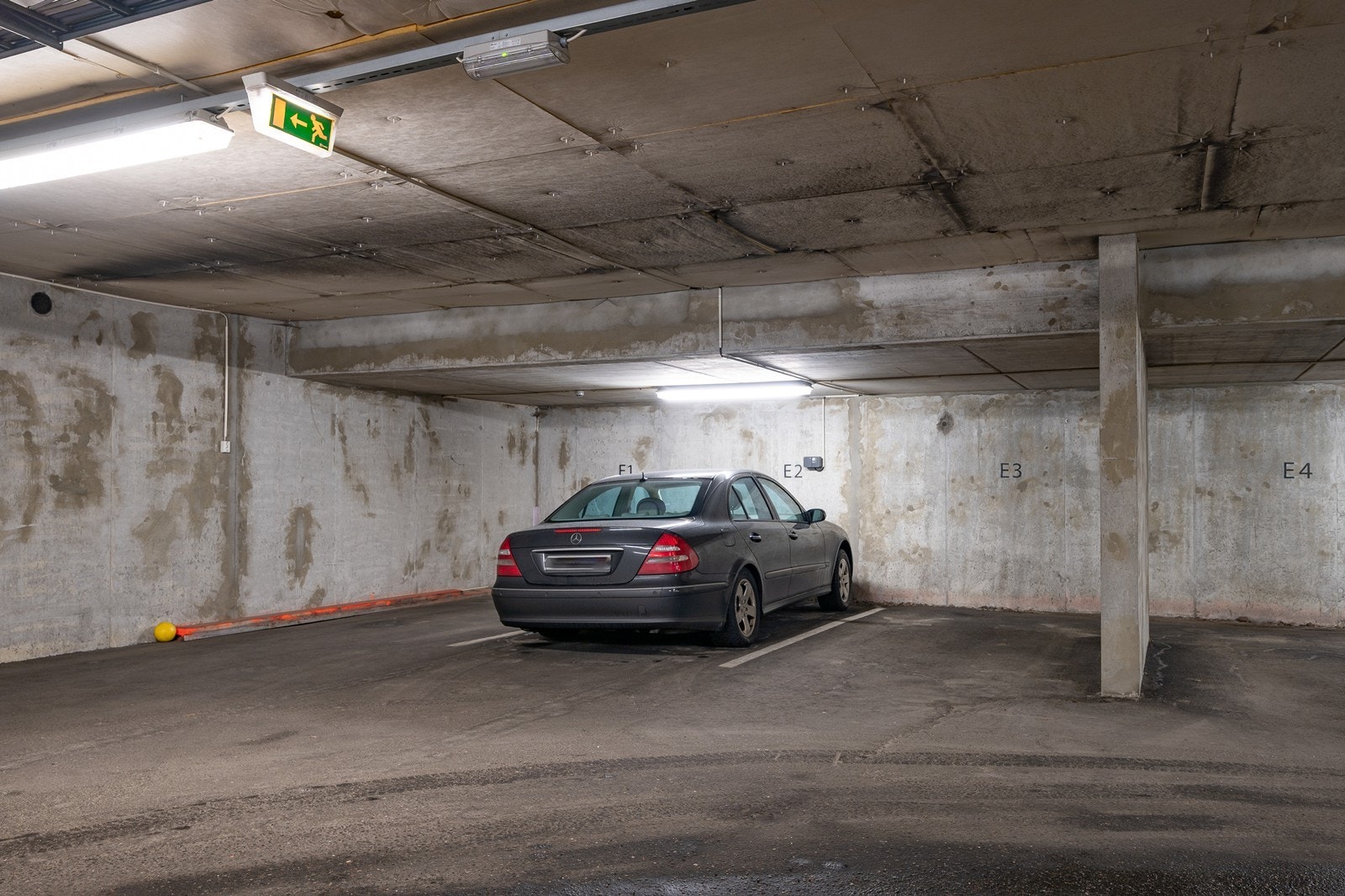 Fast p-plass i lukket garasjekjeller (E2) Galleribilde