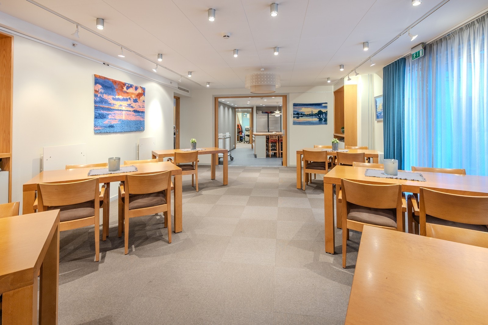 Benyttes bl.a. til servering i ulike arrangementer, kurs i matlaging og julebakst Galleribilde