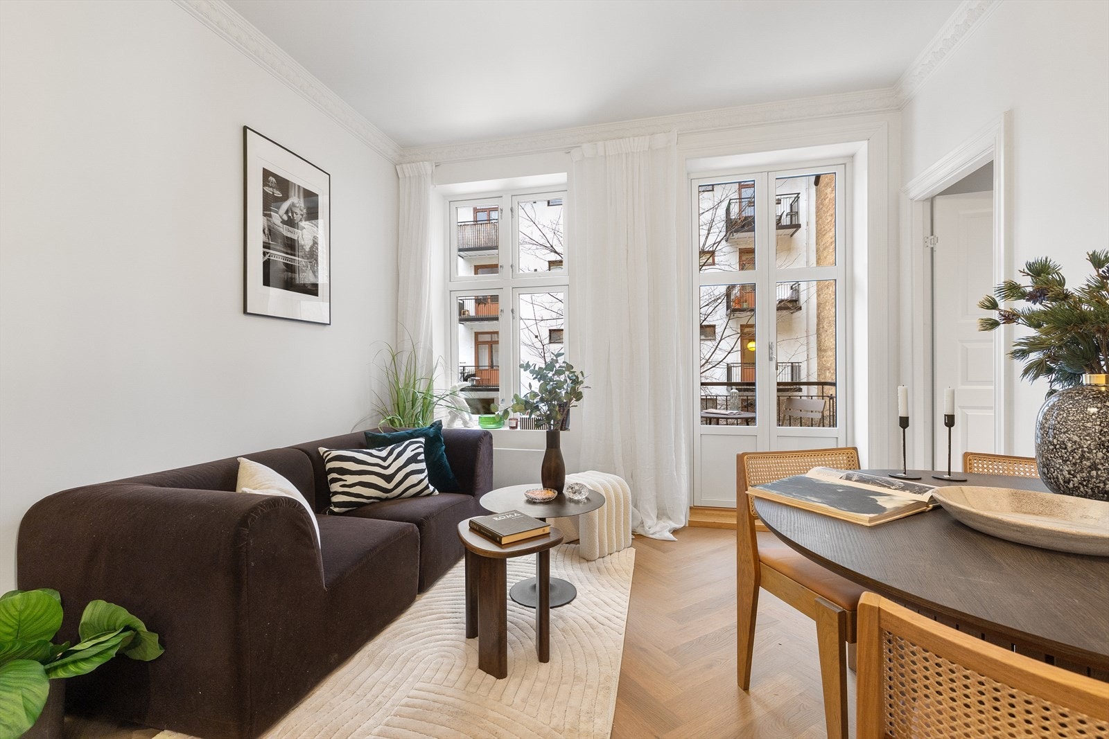 Plass til å innrede med sofagruppe, spisebord og annet ønsket møblement. Galleribilde