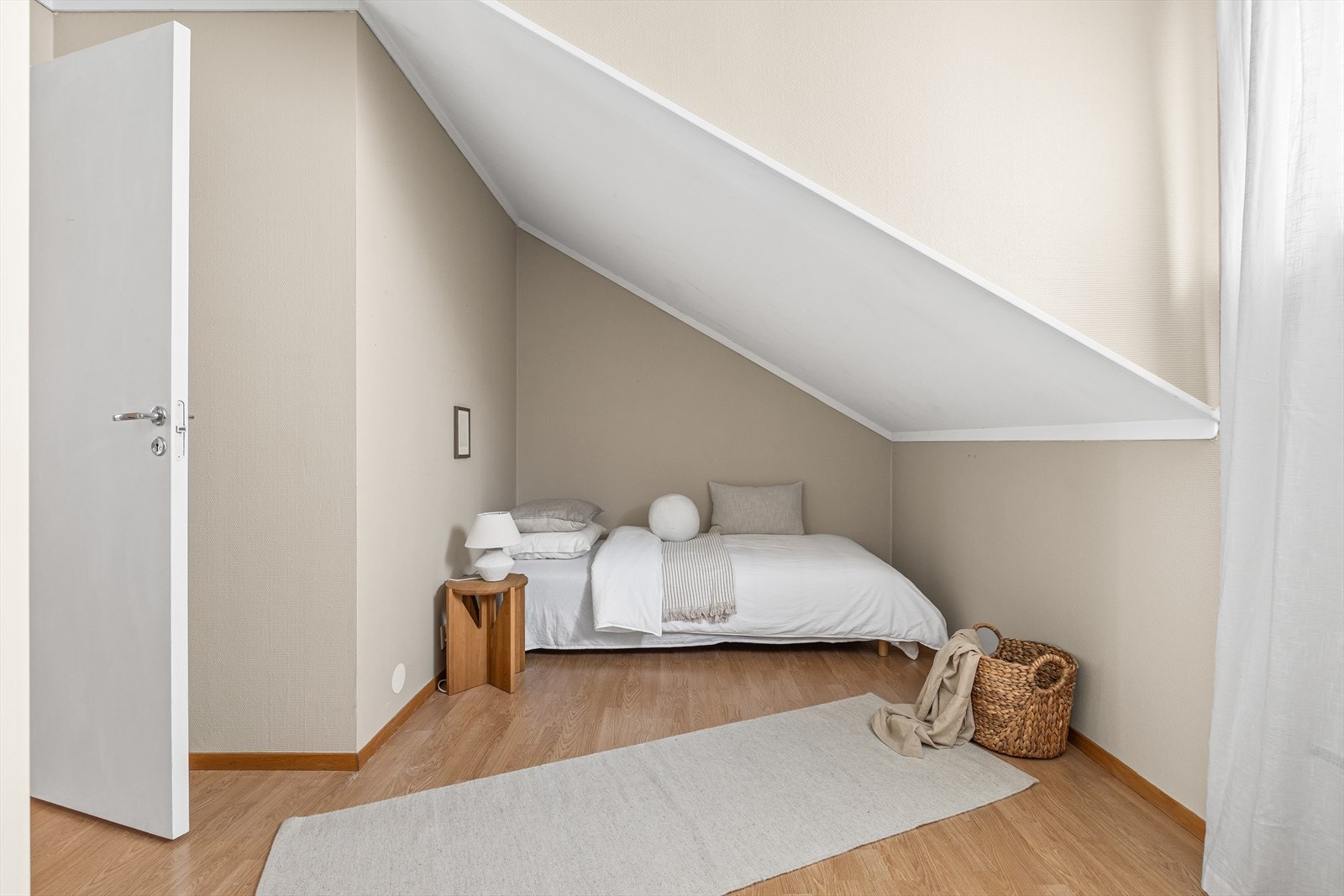 Soverom 2 passer perfekt som barnerom eller gjesterom Galleribilde