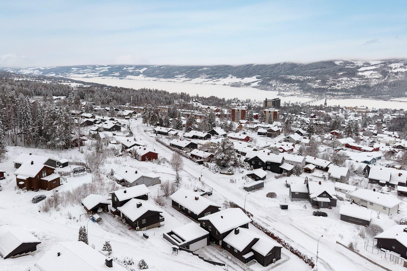 Fra Nybu er det kun ca. 1,5 km til Lillehammer sentrum. Galleribilde