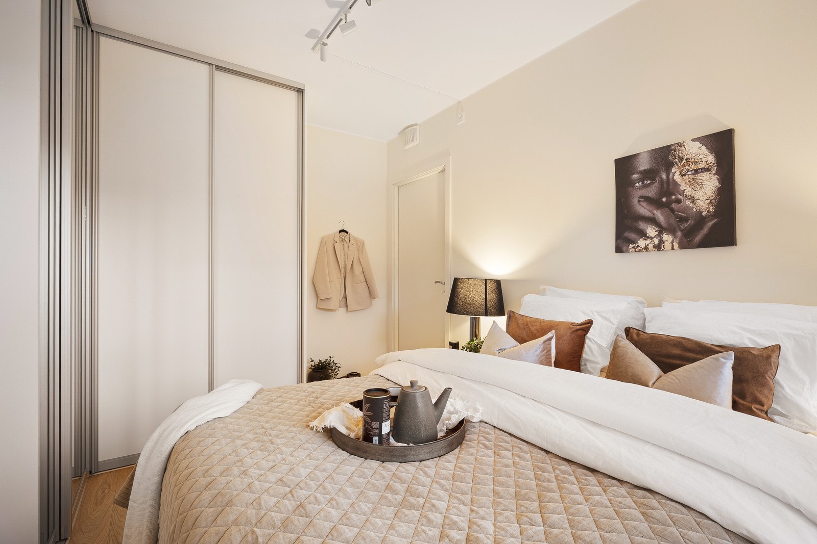 Soverom 2 har også svært gode oppbevaringsmuligheter. Galleribilde