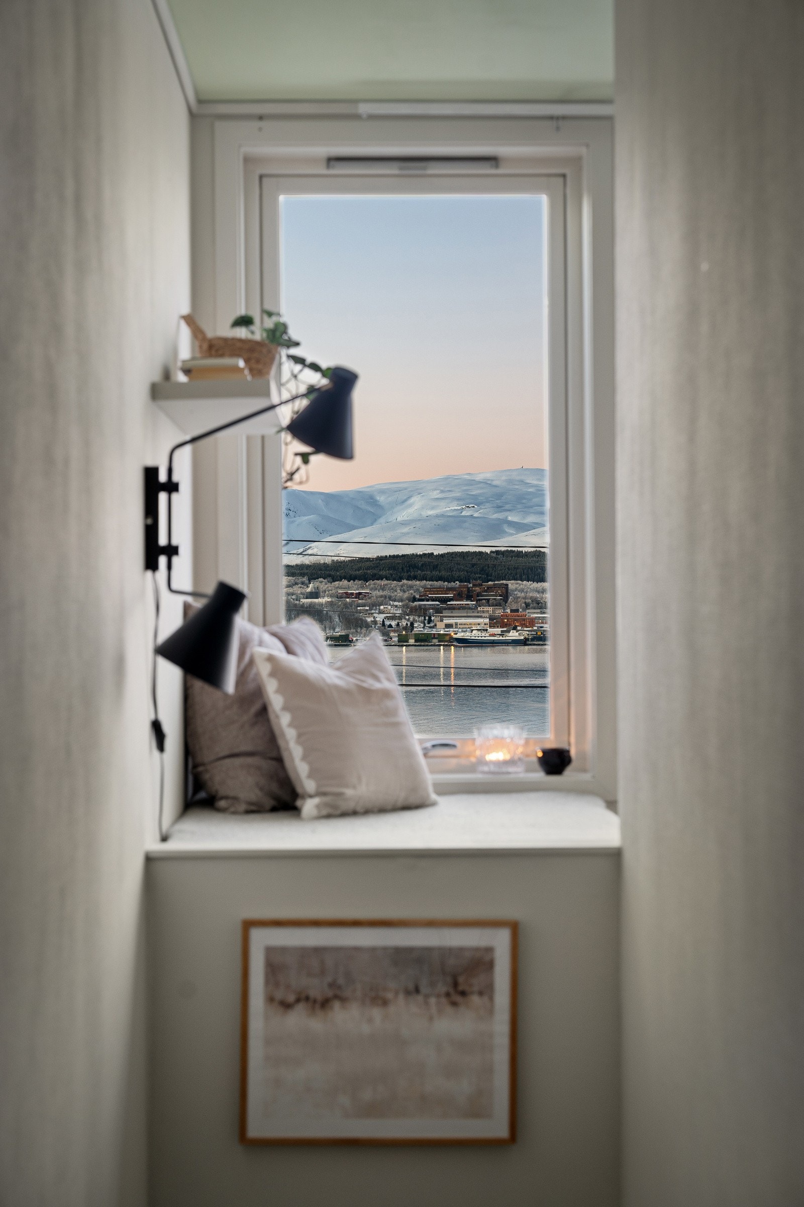 En tiltalende 3-roms med garasjeplass og fantastiske sol- og utsiktsforhold.