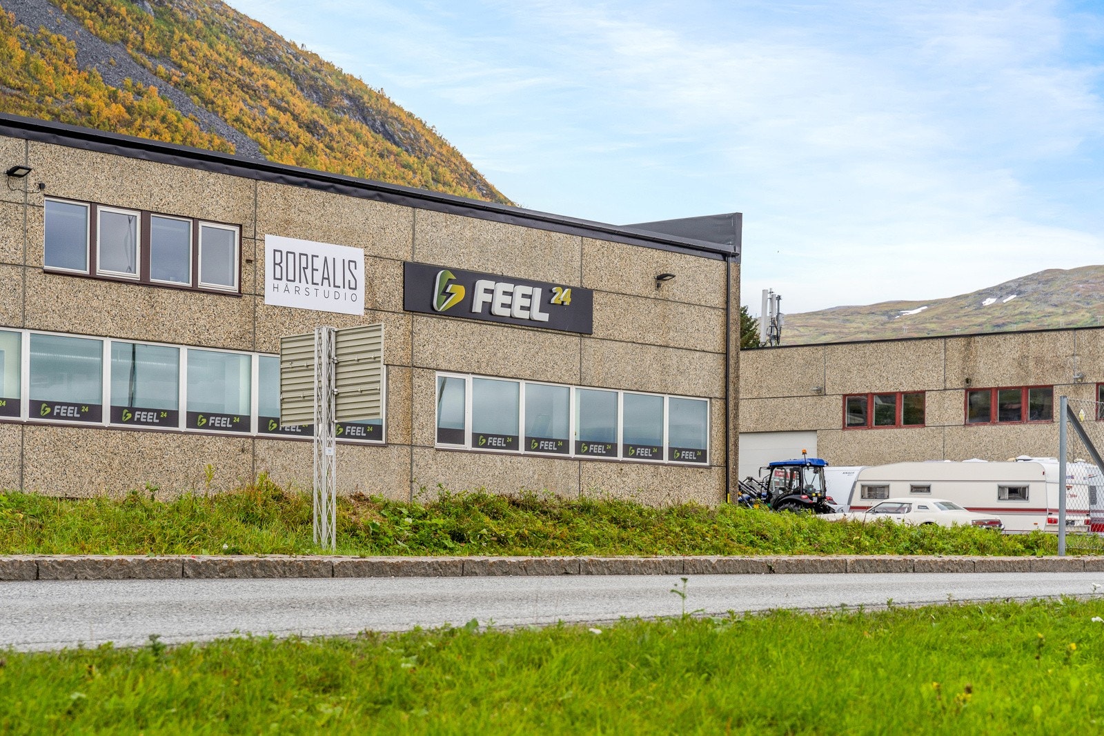 Treningssenter ligger også en kort spasertur fra leiligheten.