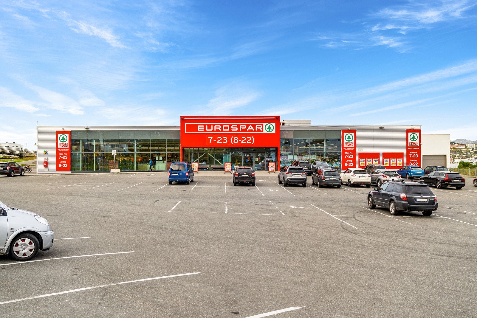 I tillegg er det kort vei til en av Tromsøs beste Eurosparbutikker, samt Rema 1000.