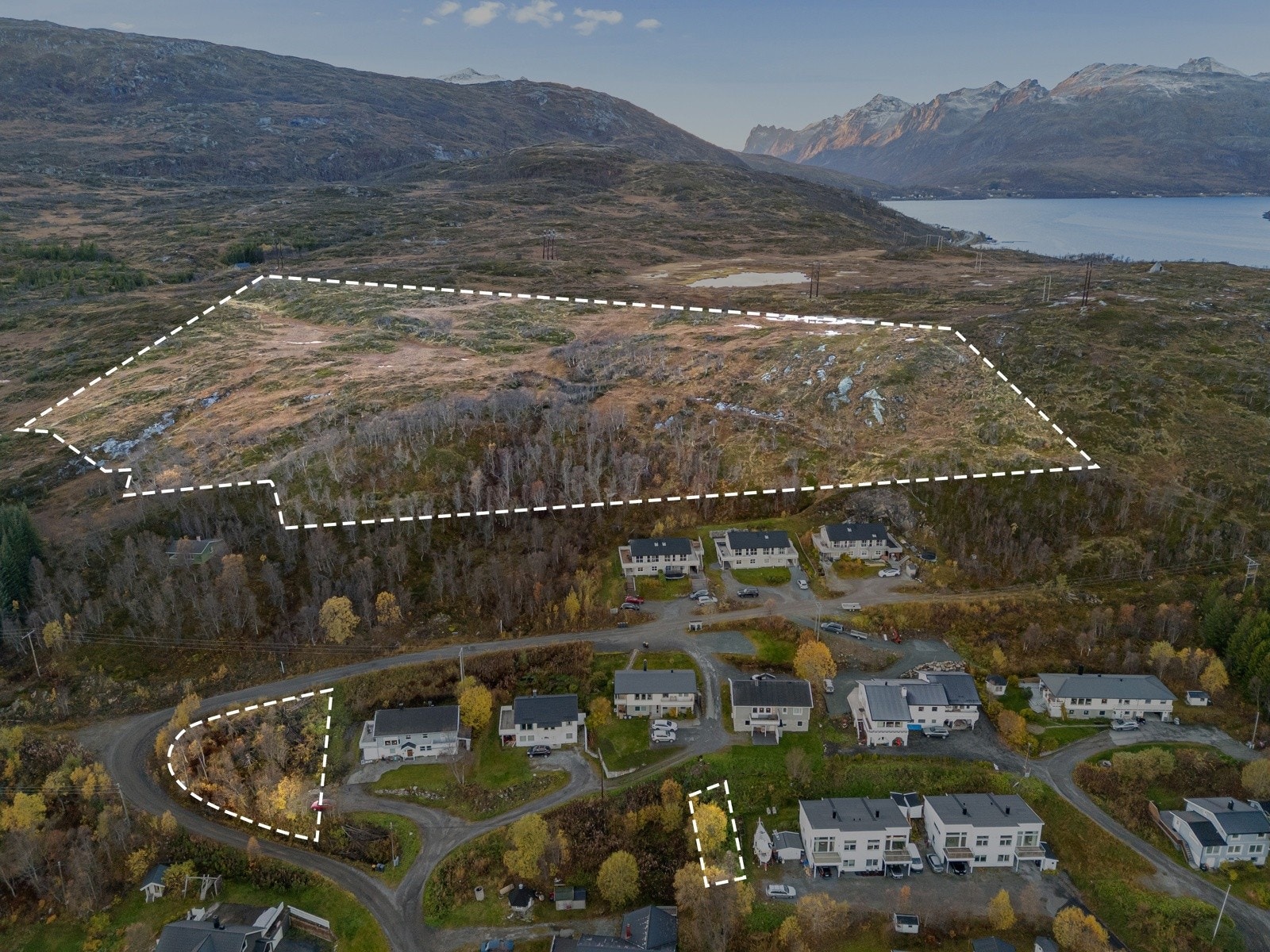 Velkommen til Lomvassvegen 10 - Presentert av Sne Eiendomsmegling v/Robin Cornelius Lund!