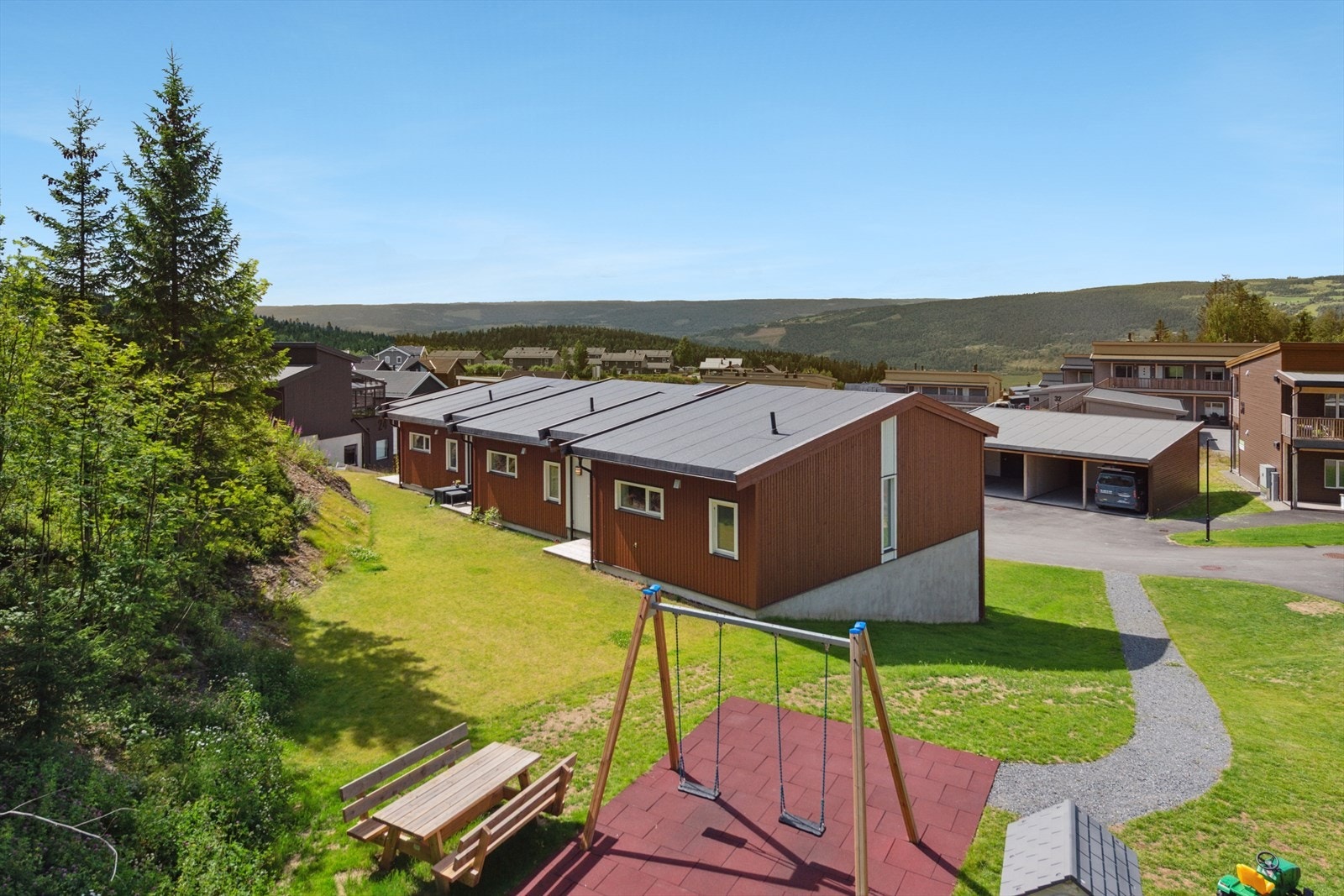 Boligen ble oppført 2022 og har en fin beliggenhet ved friområder og lekeplass. Galleribilde