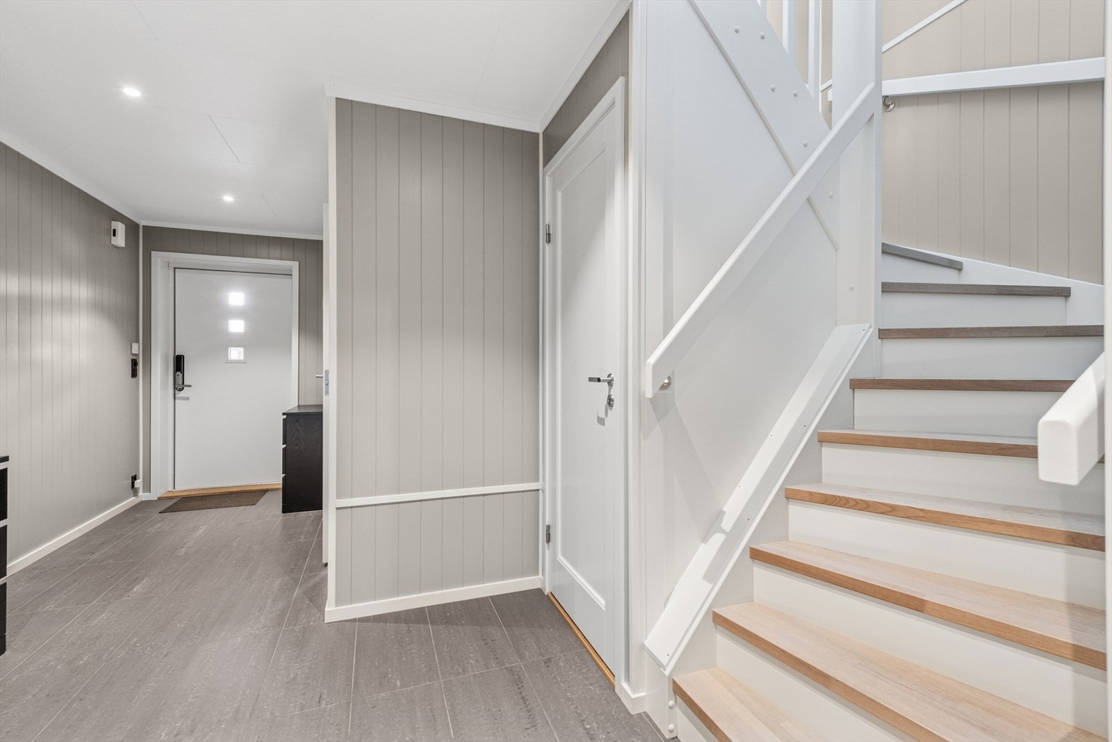 Boligen har en innvendig bod for ekstra lagringsplass. Galleribilde