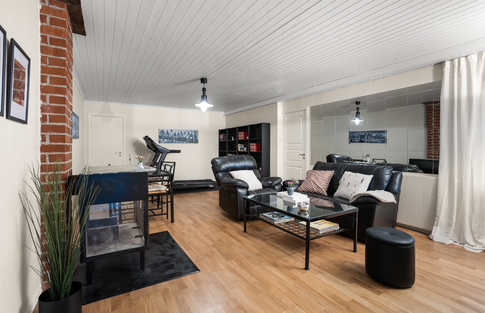 Egen stue. Her vil ungdommen i hus trives Galleribilde