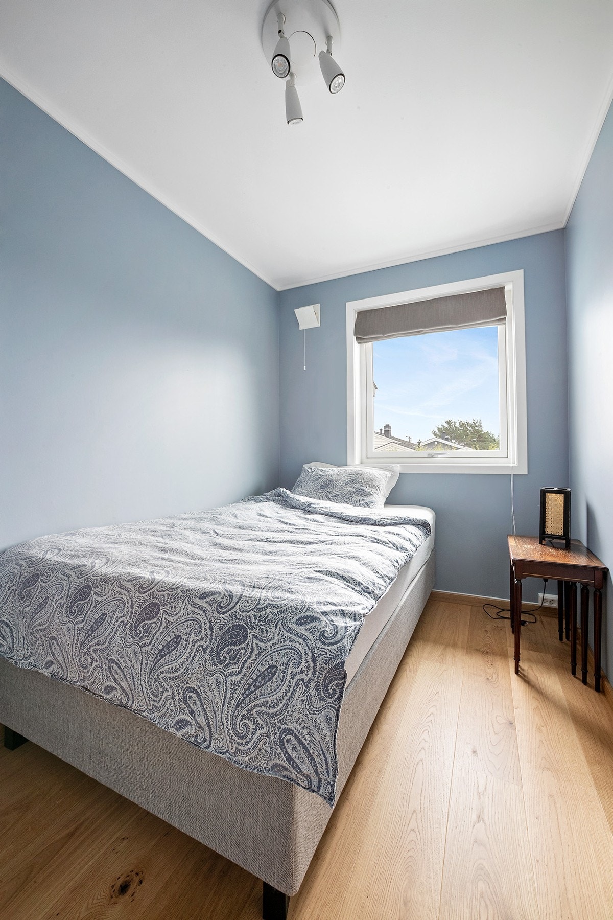 Det er totalt tre soverom i boligen - alle på samme plan Galleribilde