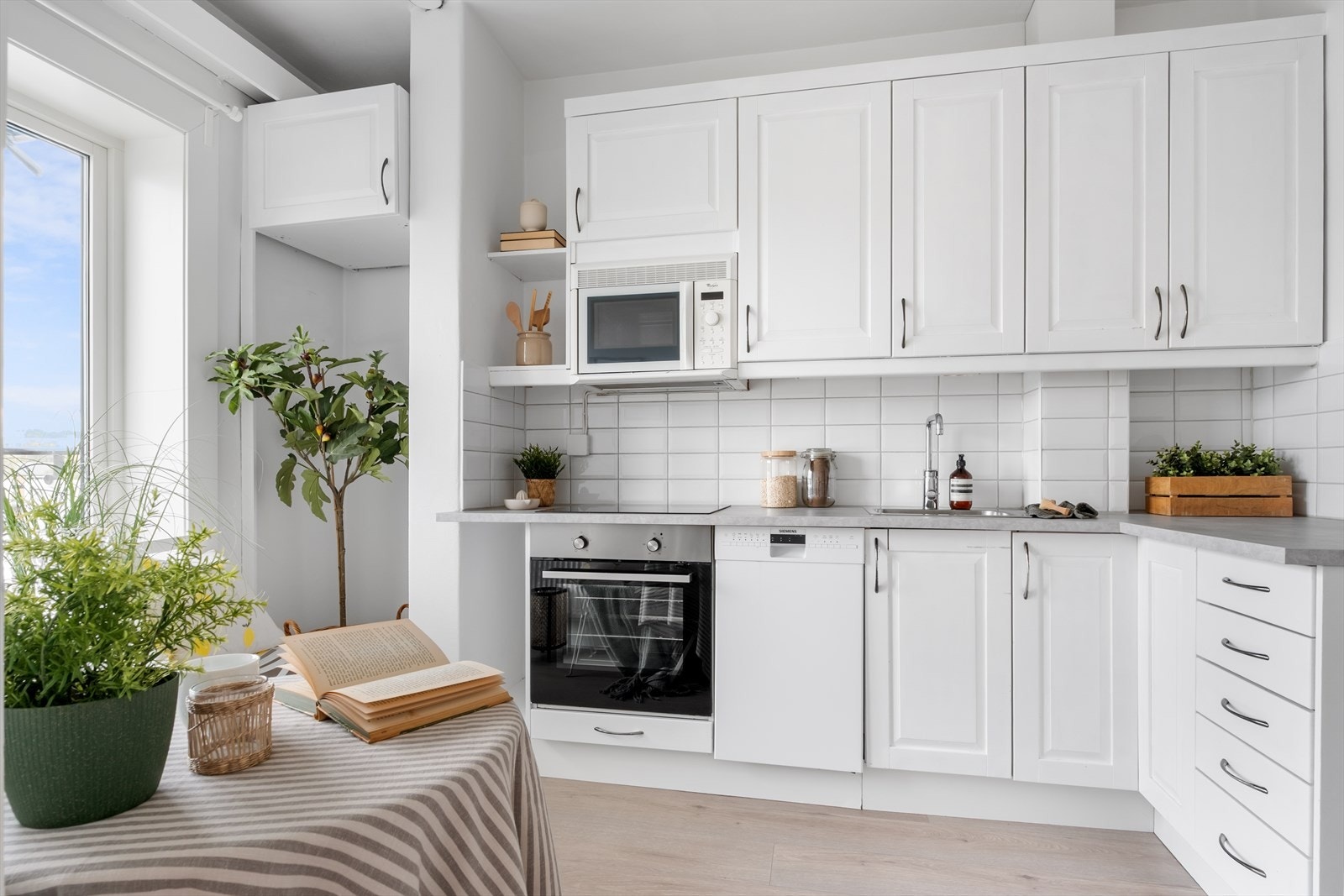 Separat og romslig kjøkken. Galleribilde