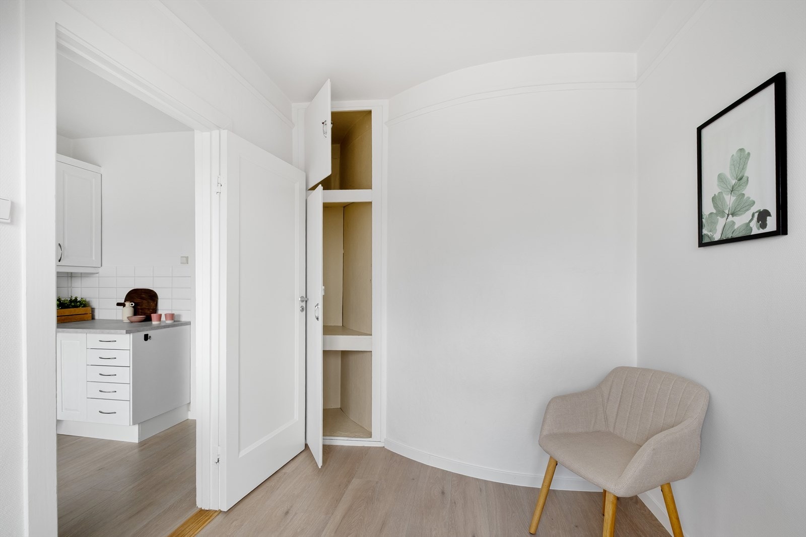 Begge soverommene vender mot indre gårdsrom. Galleribilde