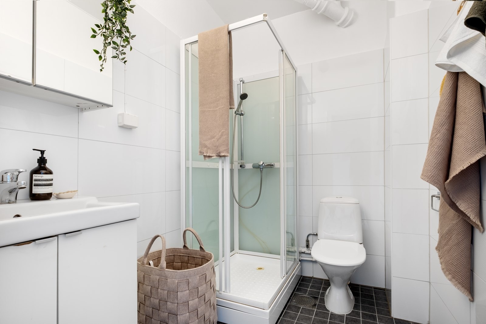 Flislagt baderom. Galleribilde