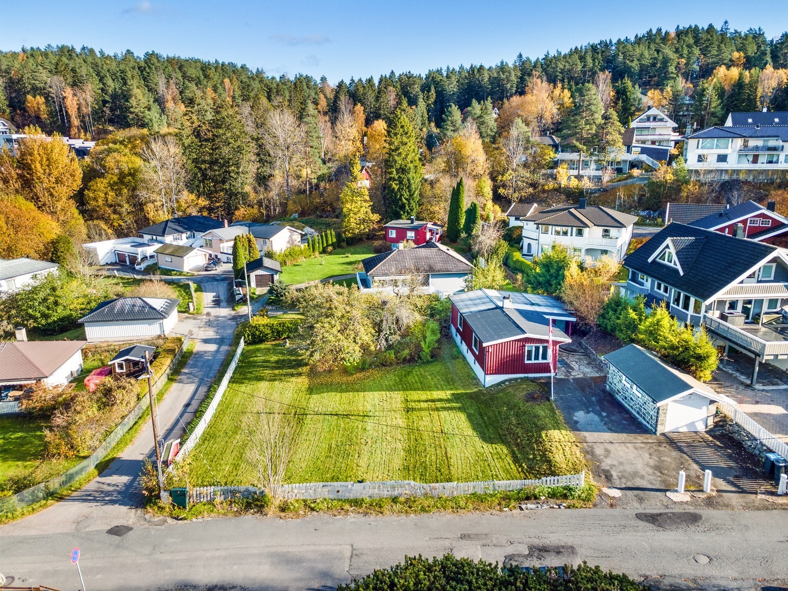 Mange turmuligheter - deriblant lysløyper rett ved boligen og innover Marka Galleribilde