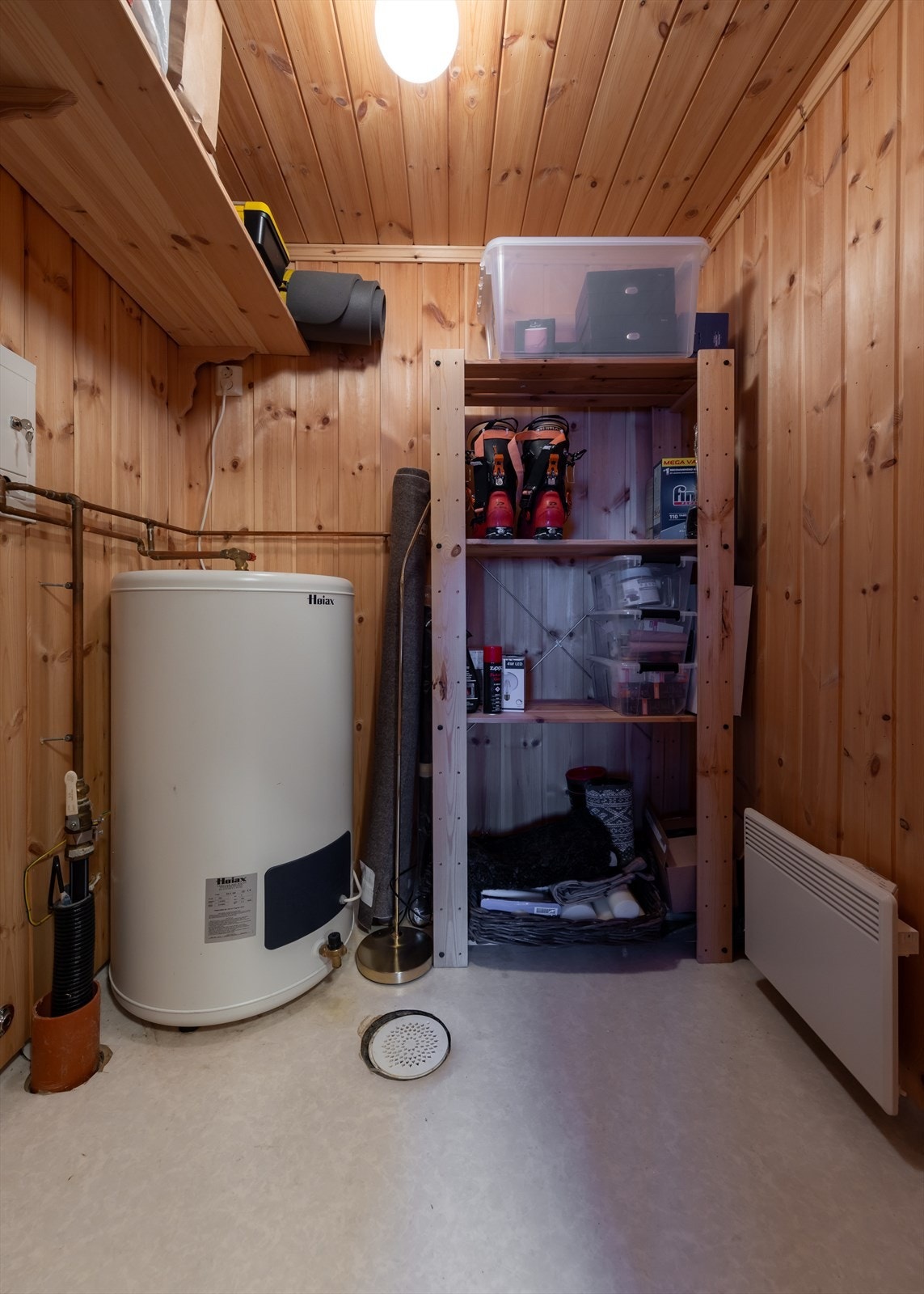 Svært praktisk innvendig bod/tekniskrom. Galleribilde