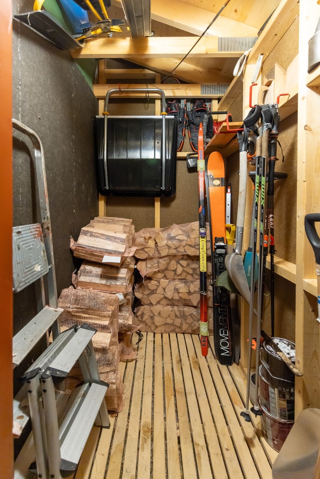 Utvendig bod, perfekt for lagring av diverse utstyr. Galleribilde