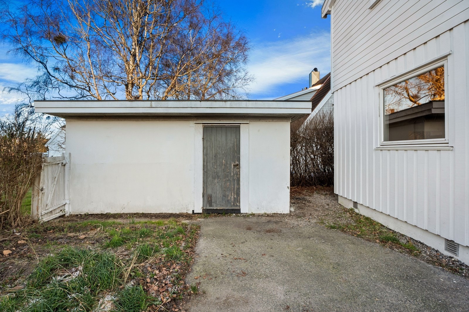 Boligen har et utehus/ bod med plass til oppbevaring. Galleribilde