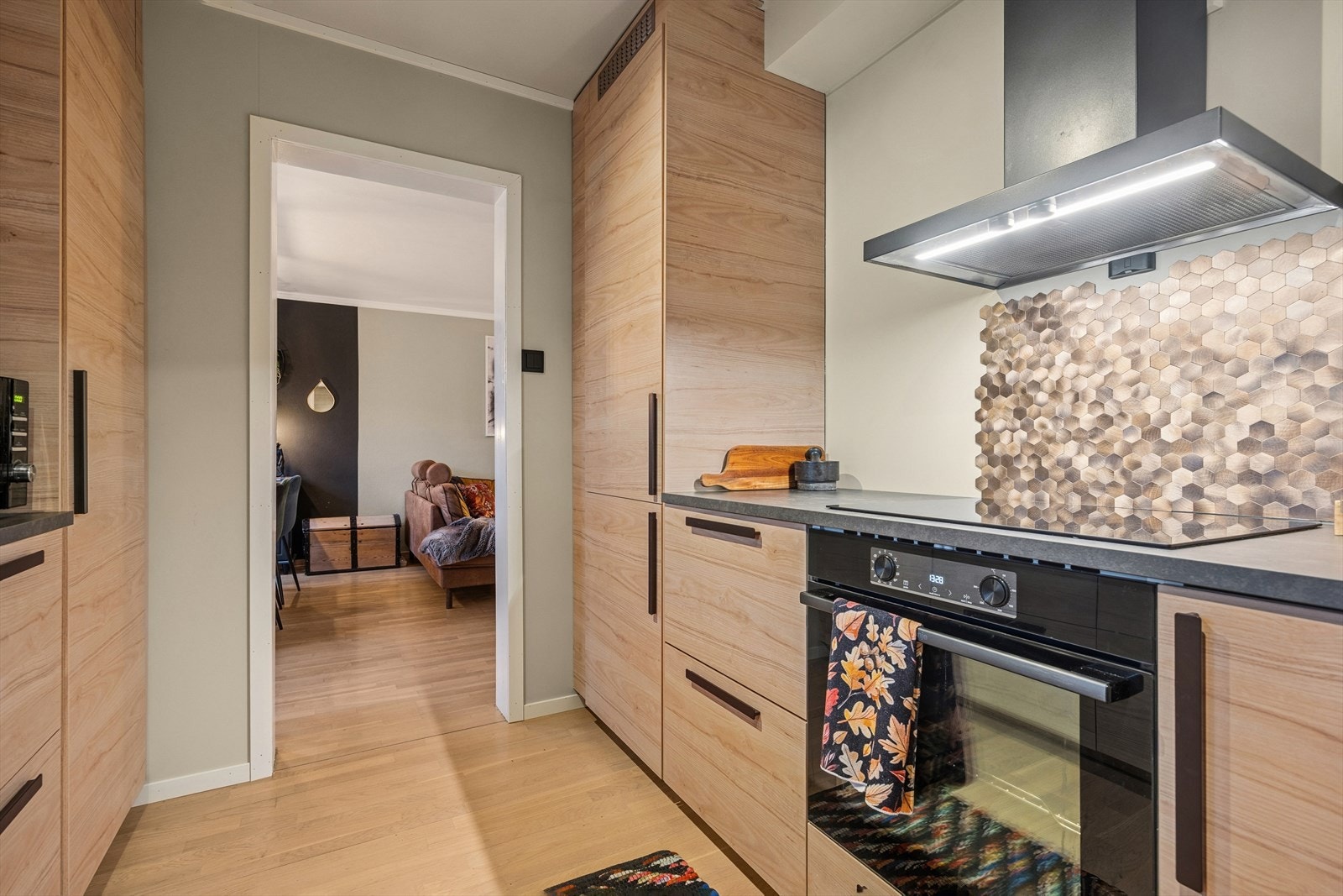 Alle hvitevarer unntatt oppvaskemaskin er integrert og følger handel. Galleribilde