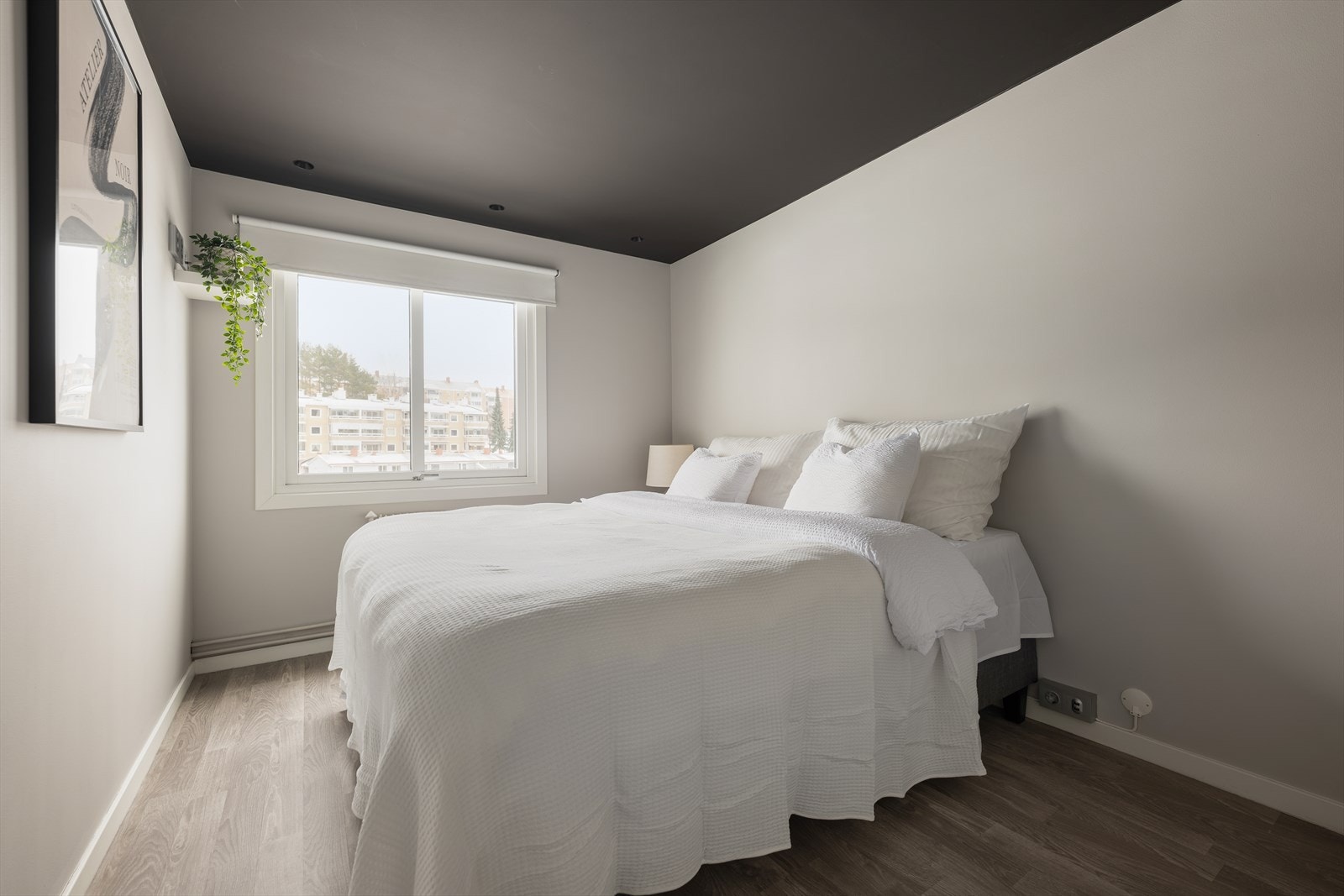 Leiligheten har en barnevennlig planløsning med to soverom av god størrelse. Galleribilde