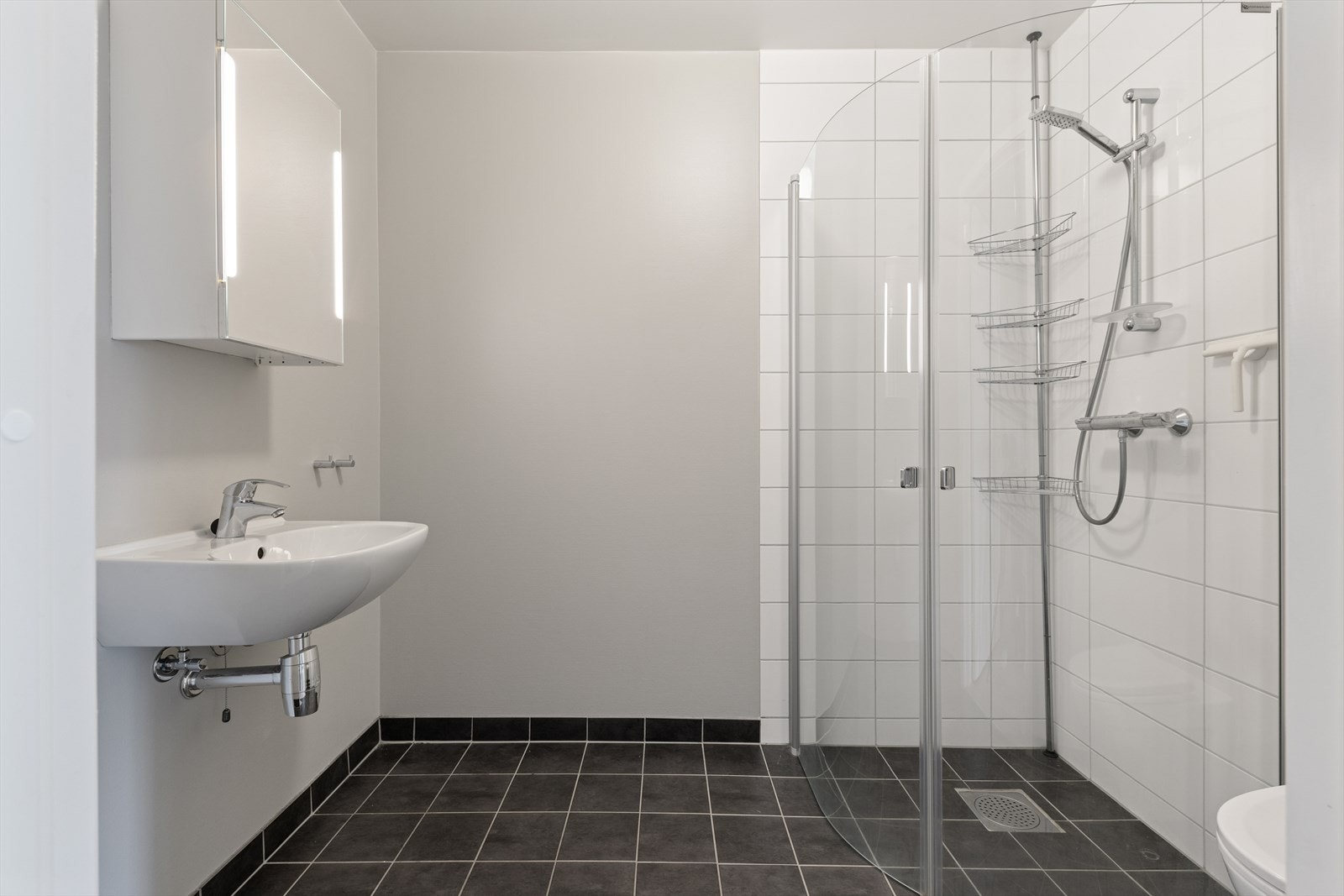 1. etg: Bad Galleribilde