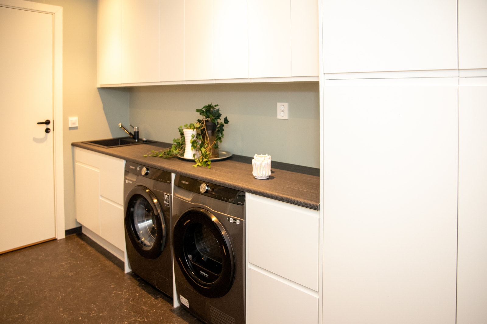 Vaskerom Galleribilde