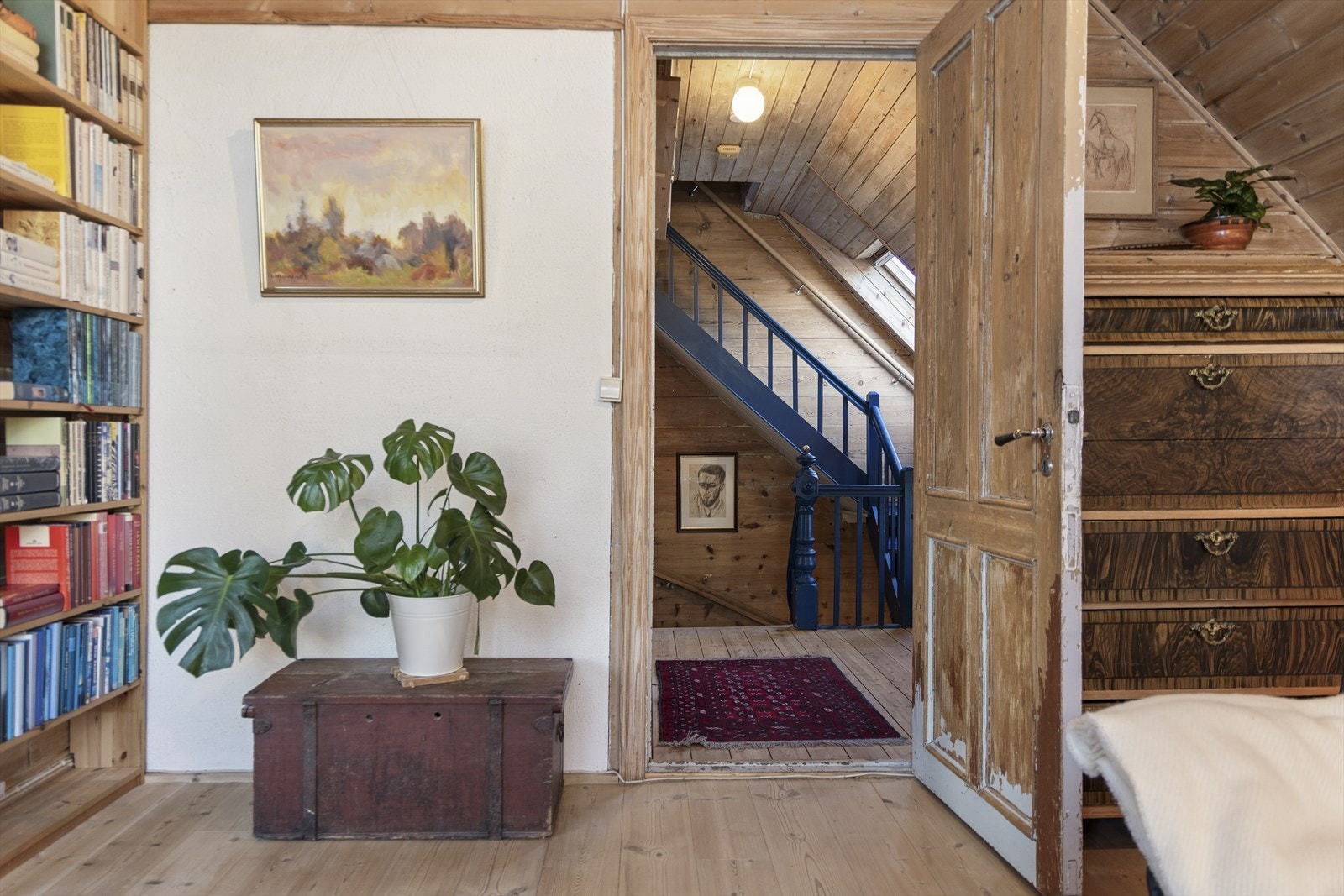 Her fra "TV-stuen" mot gangen Galleribilde