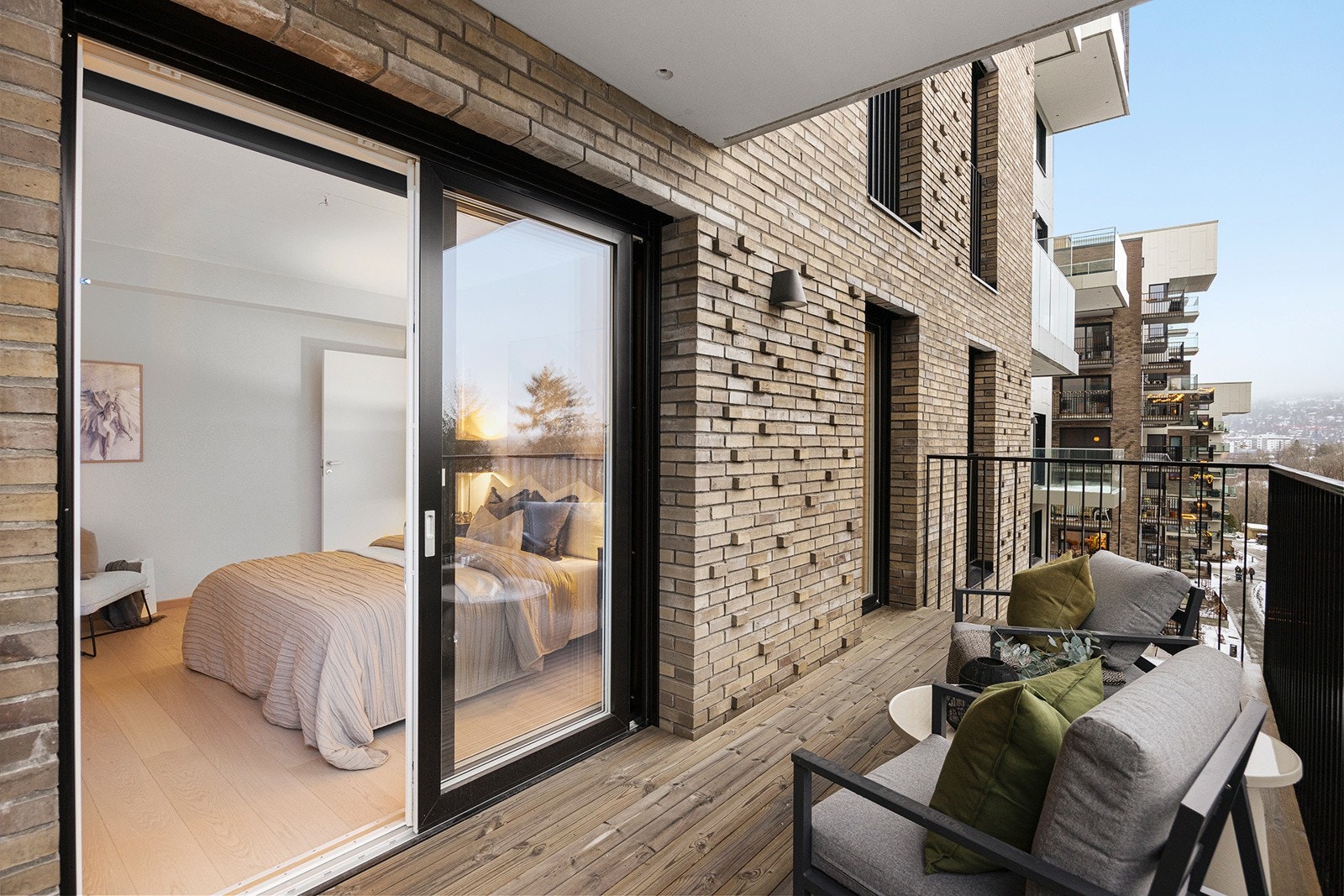 Balkong med adkomst fra soverom. Galleribilde