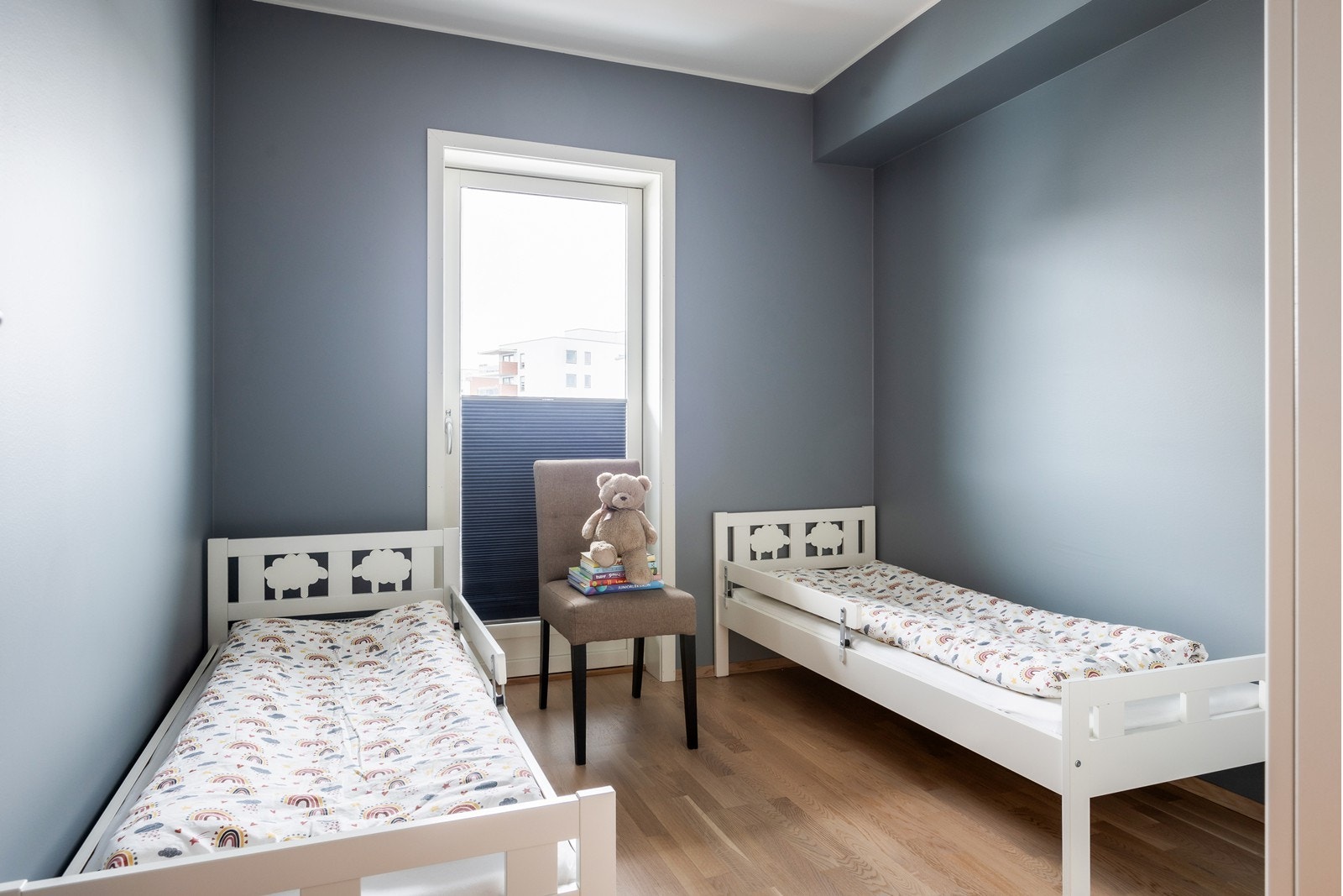 Soverom 2 av 3 med fransk balkong. Galleribilde