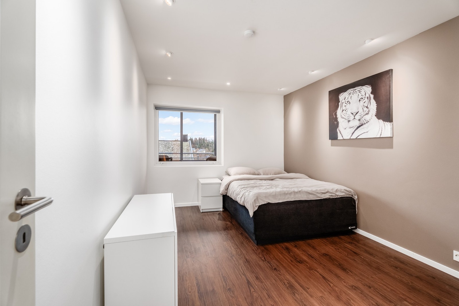 Soverom 1: Ett av leilighetens 2 soverom. Galleribilde