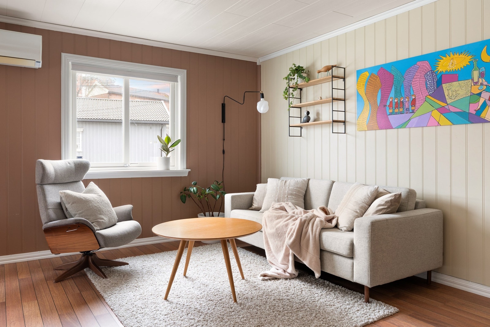 Alle vinduer i første og andre etasje har to-lags glass fra 2006. Galleribilde