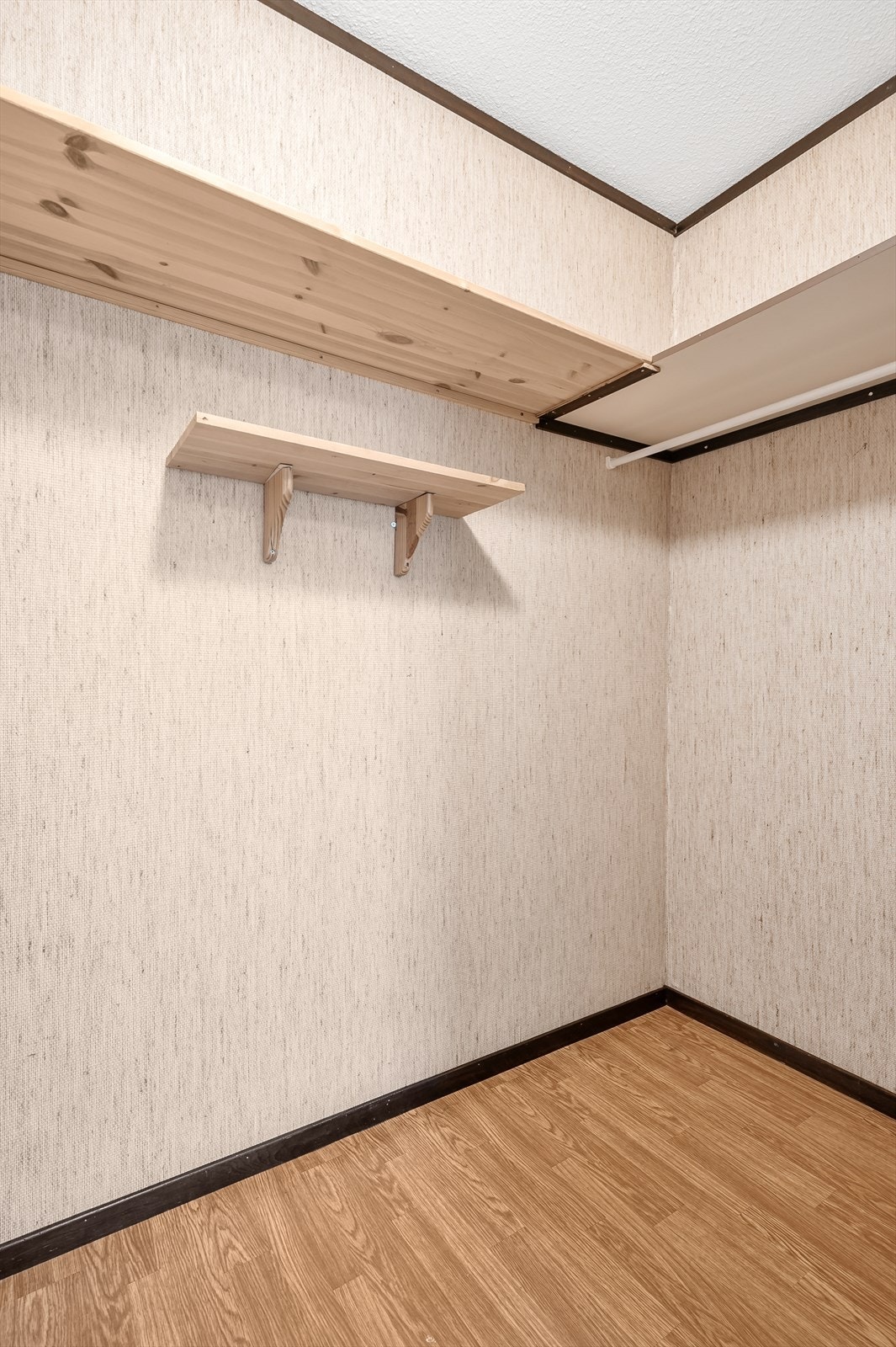 Garderobe Galleribilde