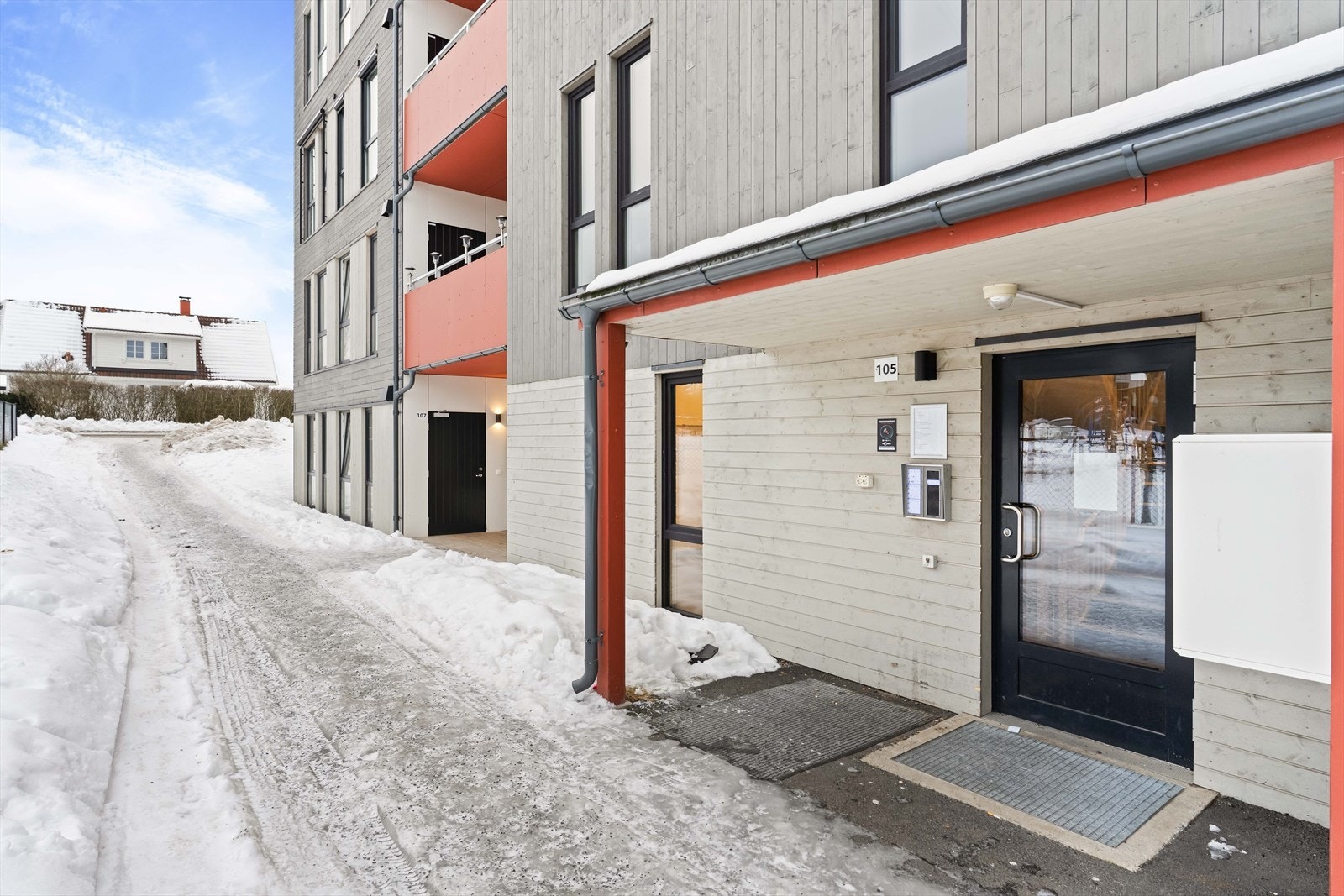 Pent og moderne bygg fra 2020 med heis og enkel adkomst. Galleribilde