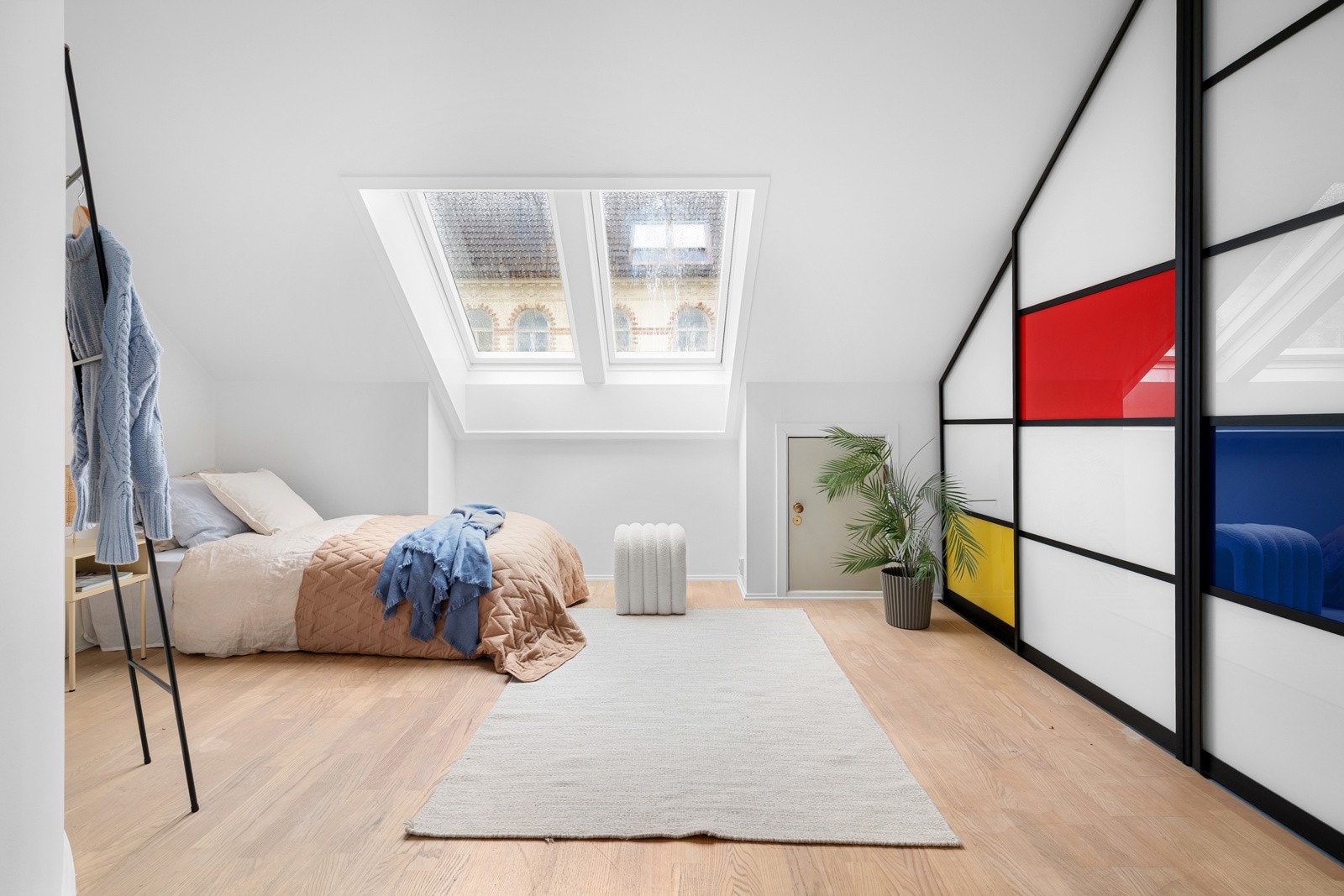 Soverom 2 er også et lyst og fint rom av god størrelse. Galleribilde