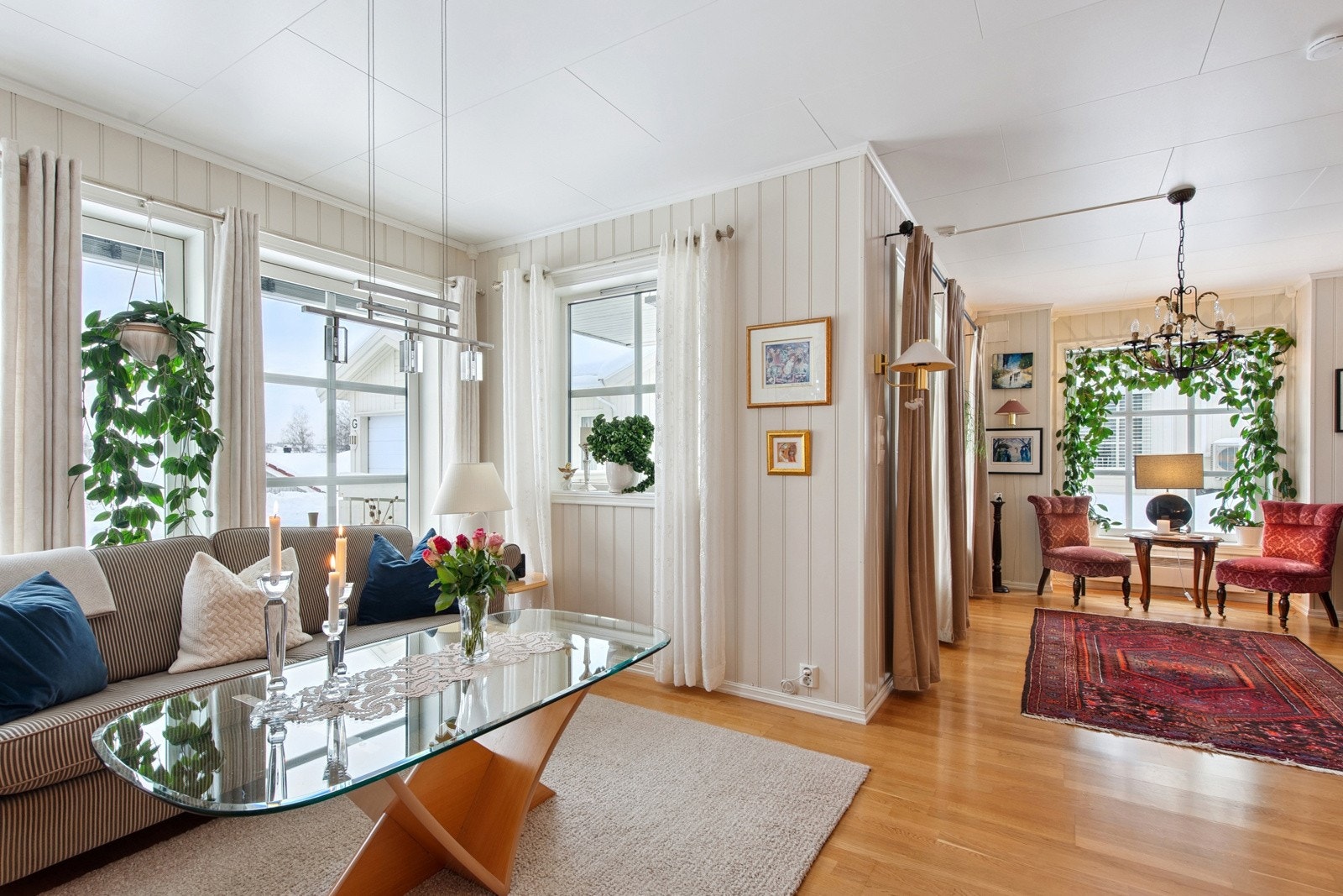 Stuen har utvendige persienner. Galleribilde