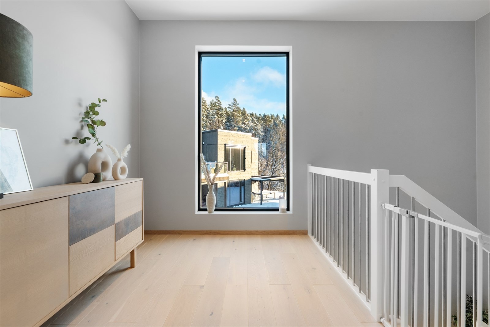 Gangen i 2.etasje er romslig med god plass til møblement etter ønske. Galleribilde