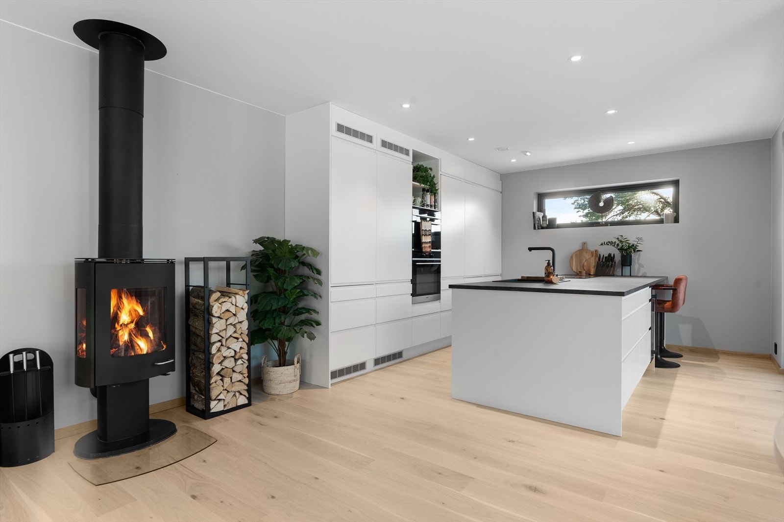 Det er også montert en deilig vedovn, perfekt for kjøligere dager! Galleribilde