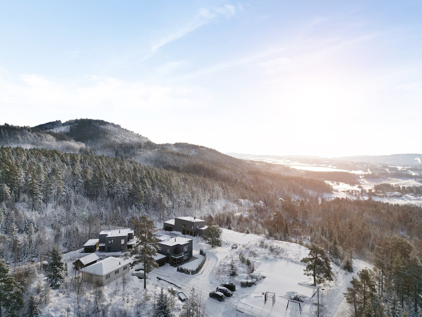 Nærhet har man også til Blåfjell, med fin utsikt over byområdene i Skien og Porsgrunn, helt ut mot Langesund og fjordområdene ut mot havet i sør. Galleribilde