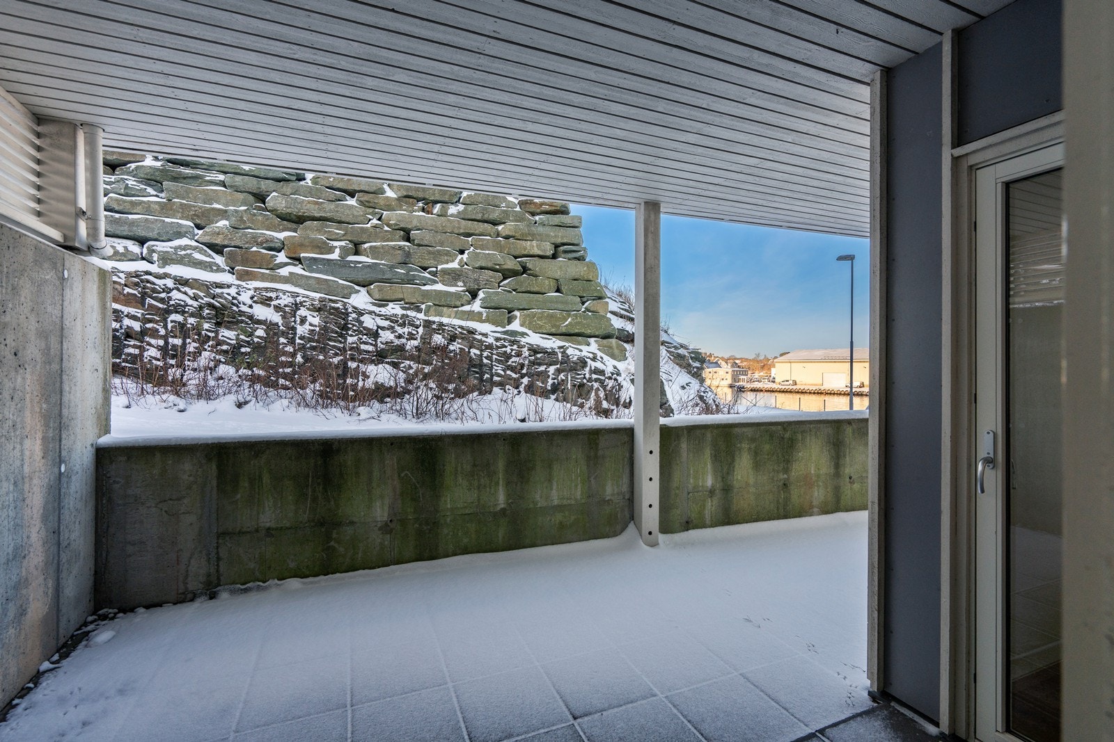 Praktisk overbygget terrasse Galleribilde