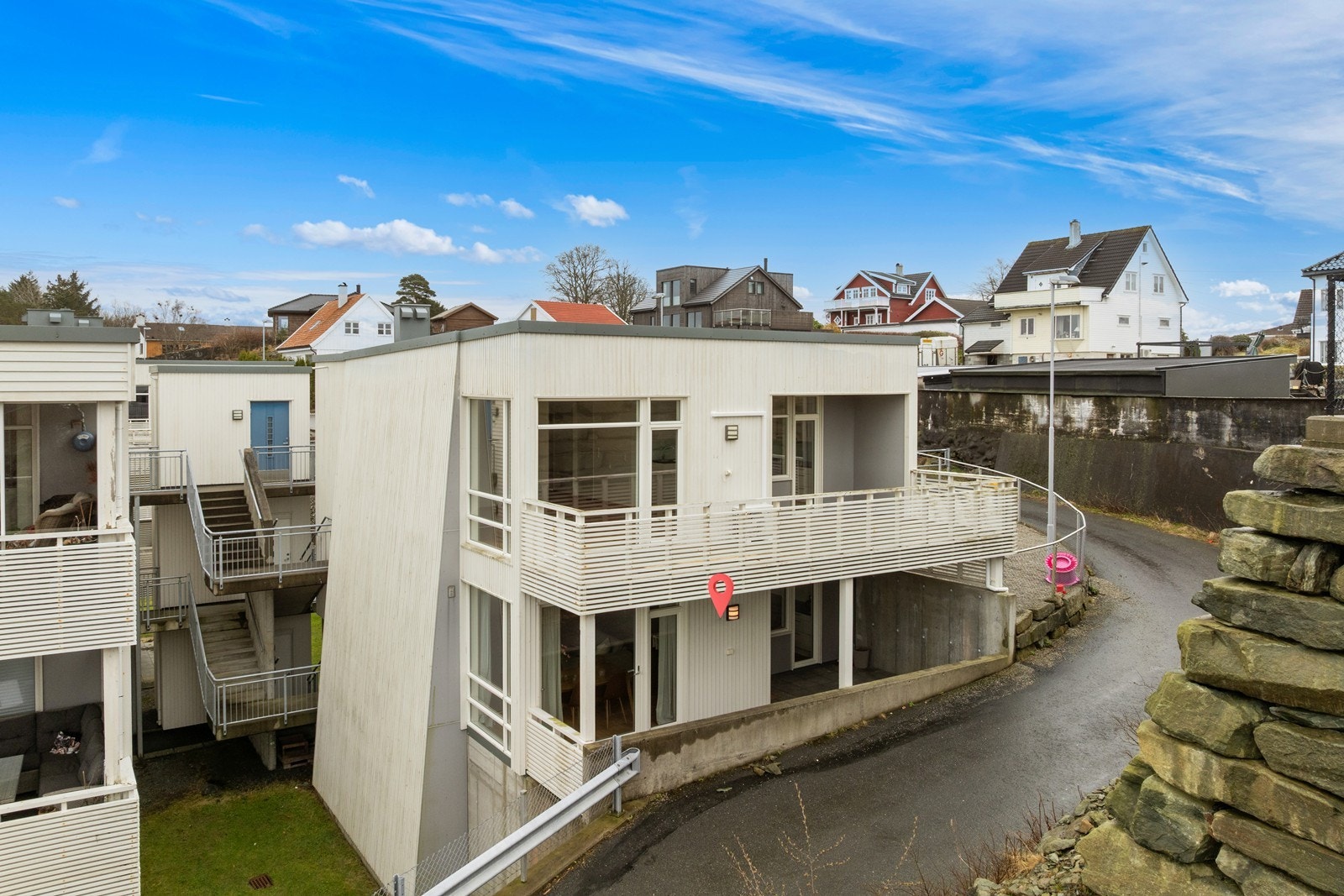 Vestvendt overbygget terrasse Galleribilde