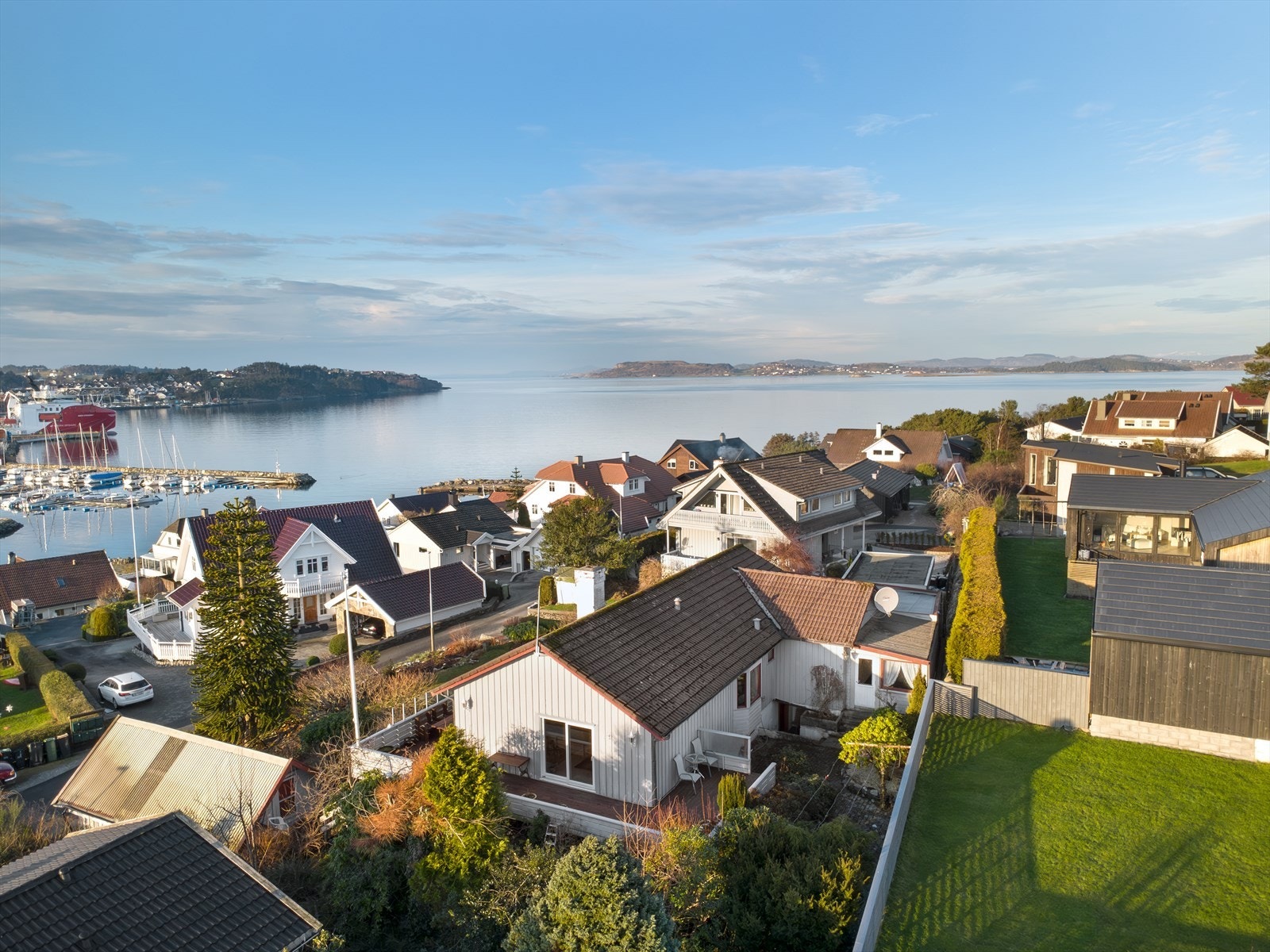 Fasade - flott utsikt mot innseilingen til Stavanger Galleribilde