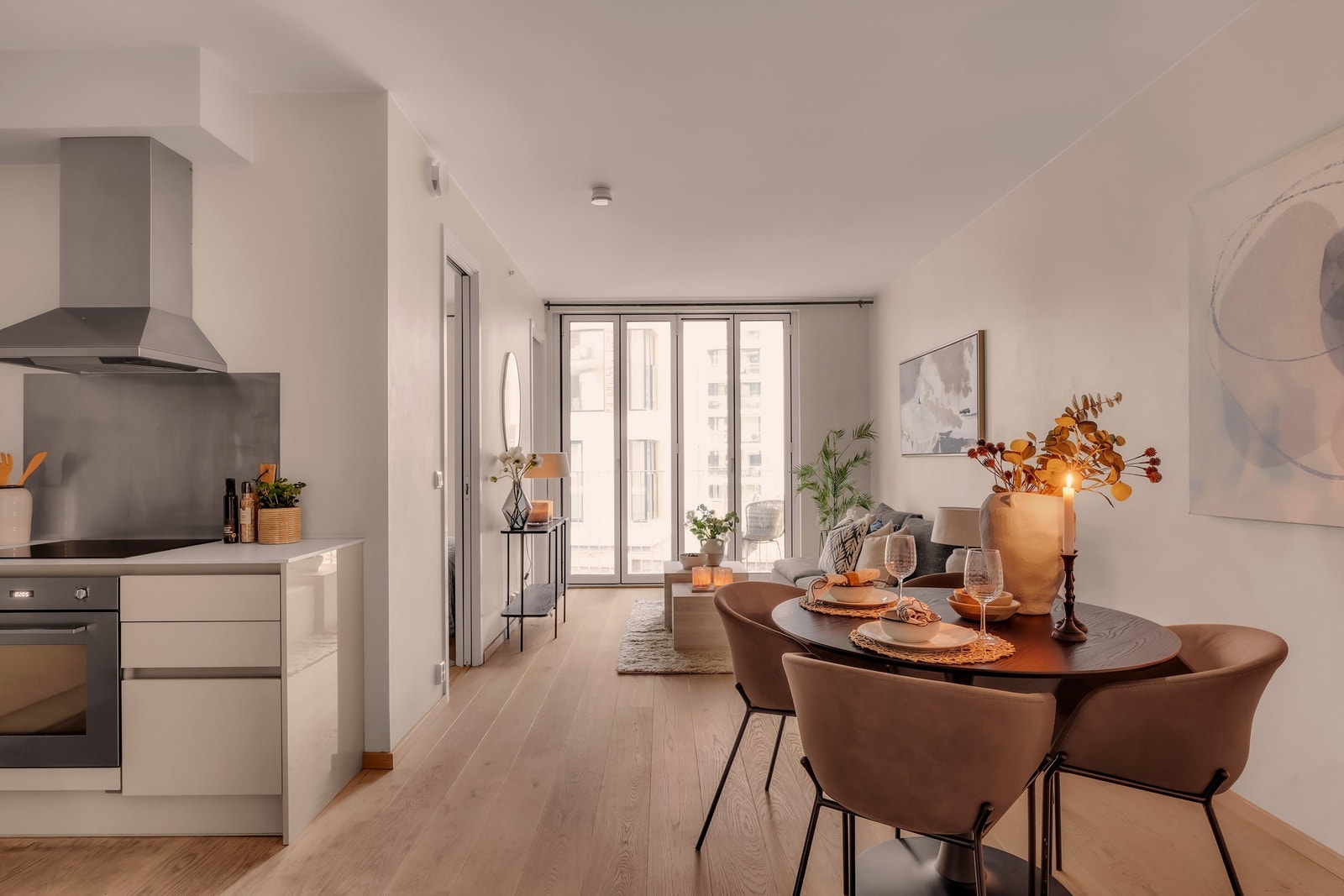 Takhøyden på ca. 2,63 meter gir en ekstra luftig og behagelig romfølelse. Galleribilde